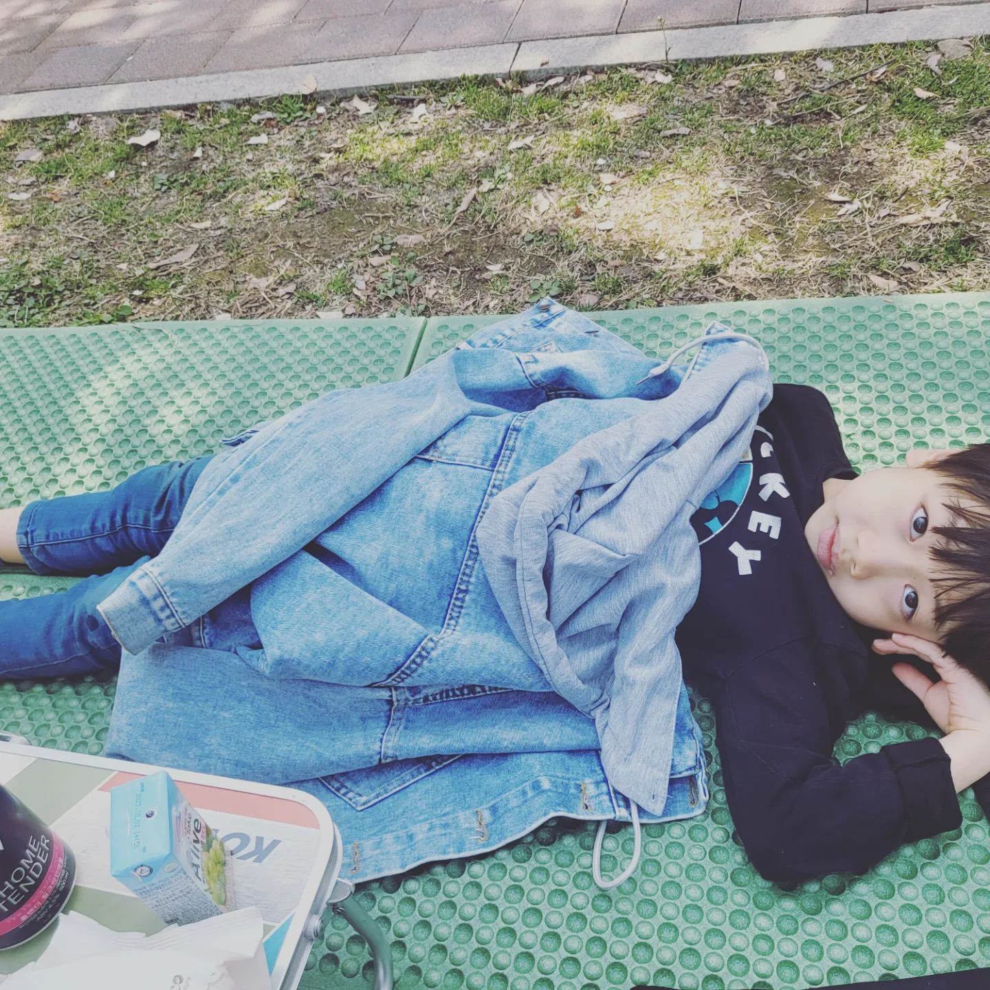 #봄스타그램 
#여의도벚꽃 보러가려다 급 바꾼일정
#뚝섬유원지 
도시락 싸들고 갔지만 치킨찾는 놈들 
#화가난드아😡
그래도 오늘부터 텐트가능!! 
#만우절 거짓말 보다 더 힘든하루 
#피크닉 #봄날 #벚꽃놀이