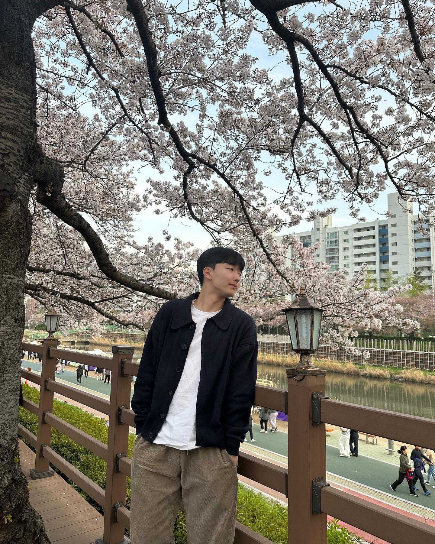 이때까진 인간삼각대가 될 줄 몰랐지