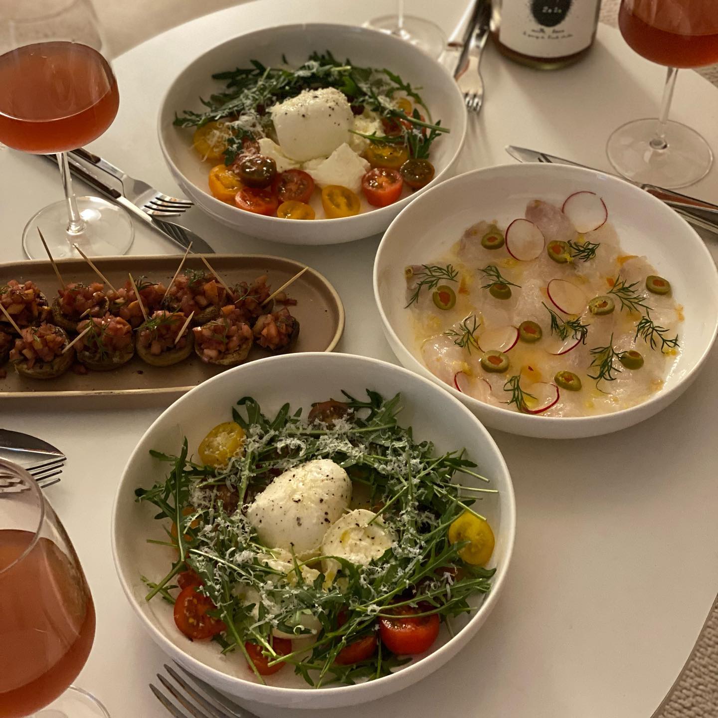 유디식탁🌿

갑자기 하게된 와인파티 이렇게 멋지게 준비하기 있나요오(˃ ⌑ ˂ഃ ) 

요리 잘하는 내친구 너무 최고야 유디 알라뷰♥
