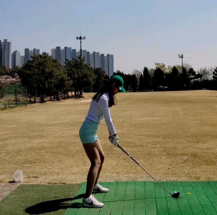 #골프스타그램⛳ 

1. 냉정한 캐디님 
2. 리액션 장인 동반자들
luvteng_golf_
light.0415
3. 날씨 좋음
4. 옆모습
5. 벚꽃마무리

언제나 이쁜 룰루랄라  모자
lululalagolf_official 

#송도골프클럽#날씨최고#오랜만에#만나서#너무재밌었어요#소바#커피#벚꽃까지#행복했다요#😻😻