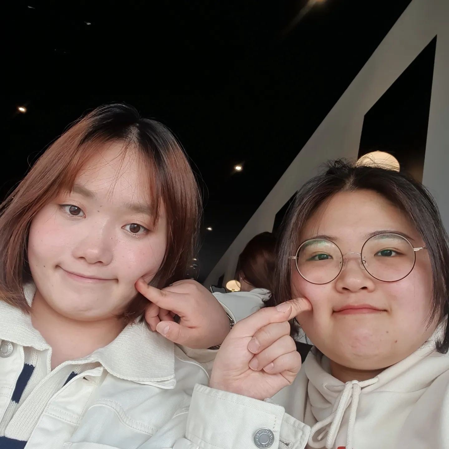 단밤과 도토리🌞

잼써따 히히