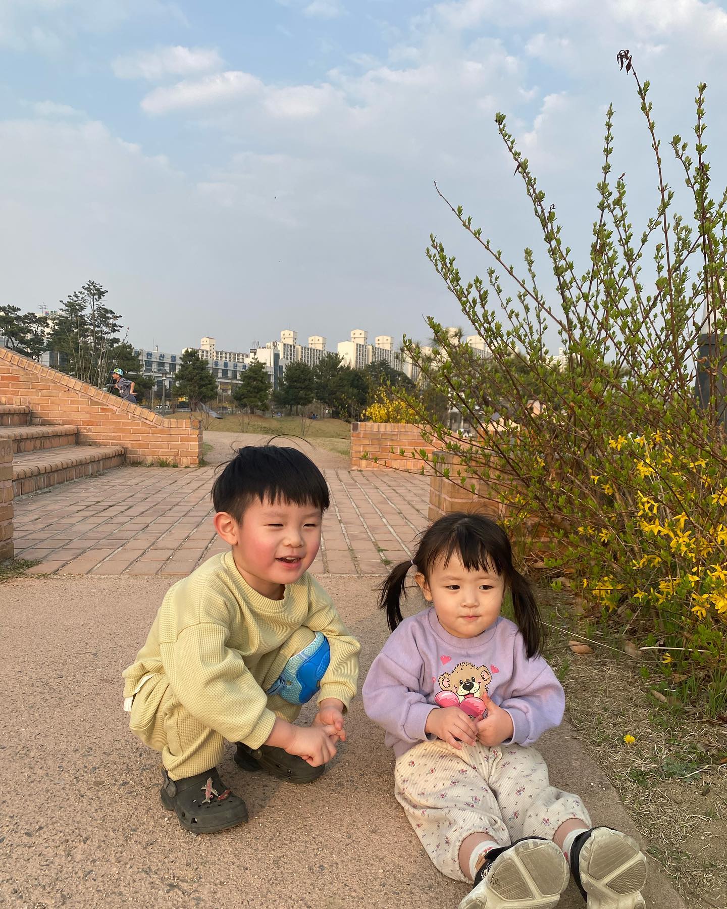 (๑˃̵ᴗ˂̵)و

아가들과 함께한 주말
퇴근하고 똥강아지들과 공원행

너무사랑스러운 내보물💛
아프지마라