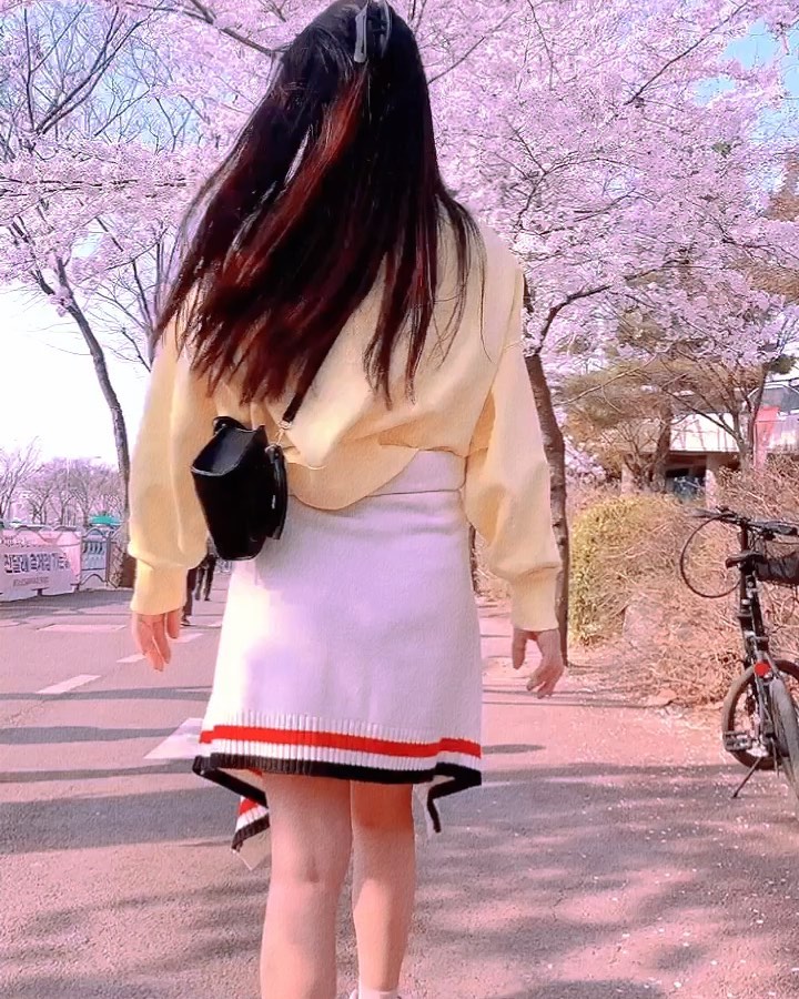 🌸🌺
꽃은 너무 아름답지..

#봄 #봄꽃 #벚꽃 #벚꽃 #진달래 #진달래꽃 #꽃같다 #꽃구경 #spring #나들이 #김밥 #소풍
