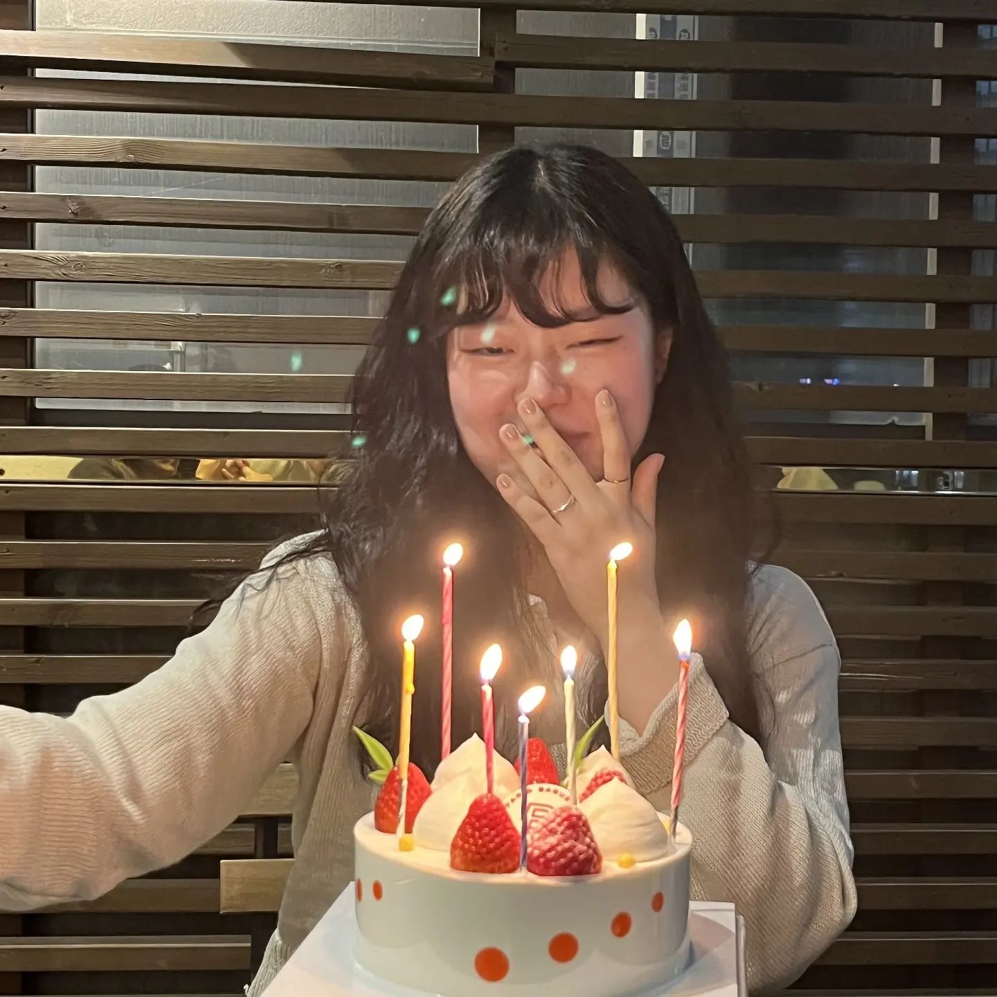𝟚𝟛.𝟘𝟜.𝟘𝟛.𝕄𝕪 𝔹𝕚𝕣𝕥𝕙𝕕𝕒𝕪 ♡

축하해주신 분들 모두 정말정말 감사합니다 💓💓
봄은 나한테 항상 설레는 계절인 게
새로운 시작이기도 하면서 지금까지 나와 함께해줬던 사람들과 연락도 주고받고 축하 나누는 기간이기도 해서 더더욱 그런 거 같습니다

설계하면서 연구하면서 너무 피곤한 나날들이었는데 생일 한 번 맞이하면서 엔돌핀 주입 너무 많이 받아서 행복함😽🥺🐣🐣
우리 또다시 한 해동안 좋은 관계로 발전하게요

아 글고 어제부로 선물은 다 뜯었습니다 ✌🏻 ✌🏻 
다시 한 번 감사인사 하러 갈게요💓😽💓
축하 메세지들도 힘들 때 한 번씩 보면서 힘 내구 있어요
저한테 이런 행복한 감정과 추억을 선물해줘서 고맙습니다🥺🥺🥺
다들 행복하세요🍒🍓🍒🍒

#생일스타그램