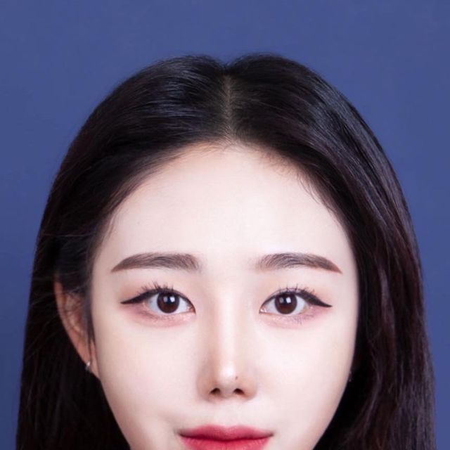 함지원 on Instagram: "#광고 2023년 23살의 함지원 남기기 🤍 찍고나서 작년의 증명사진과 비교해보니 완전 다른 느낌!! (지원 어린이 성장 중,, 🤭) 직원분들 넘 밝고 친절하셔서 사진 촬영부터