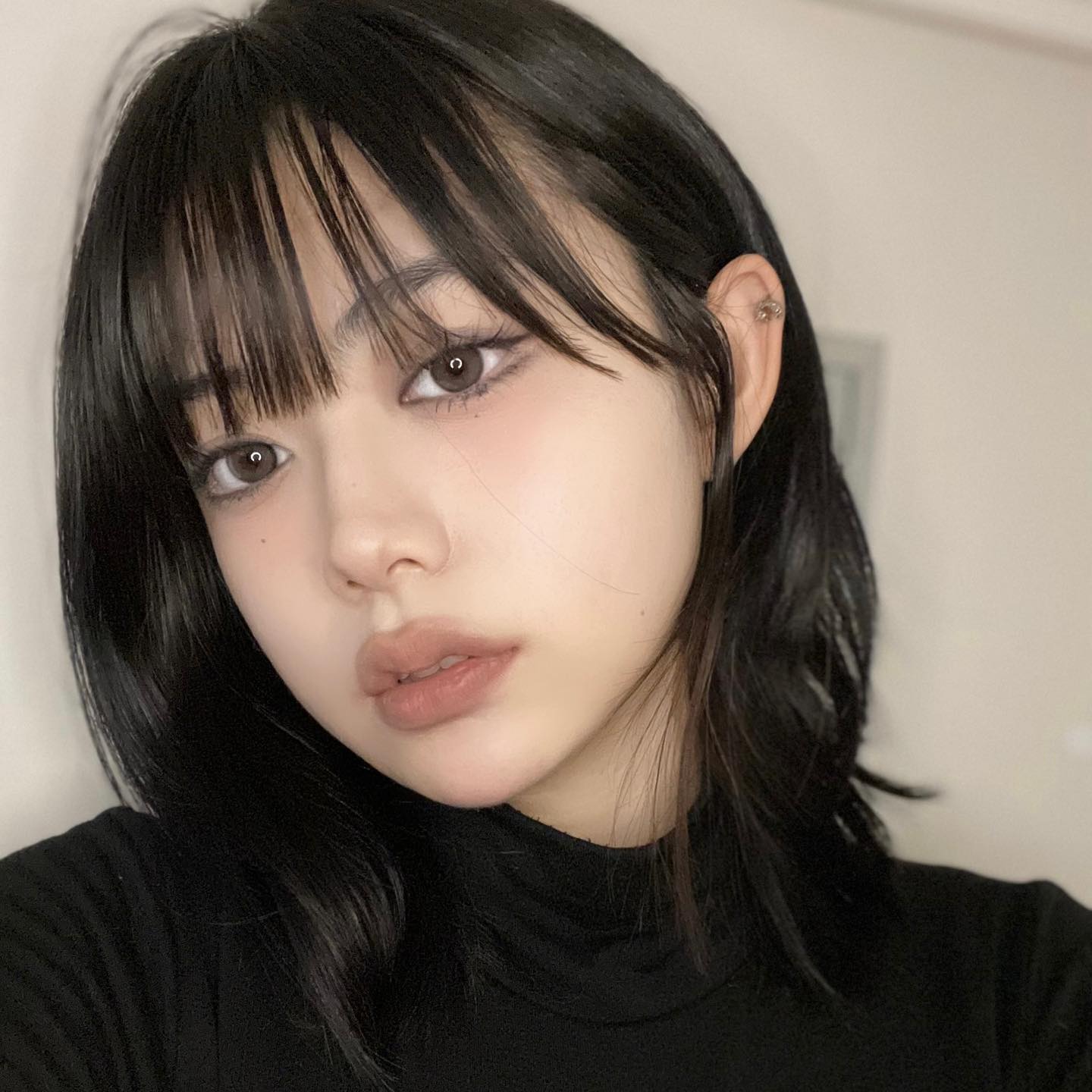 #협찬 

나 의외로 분위기 있을지도…?
눈동자에 바로 서사 있는 주인공이 되어버린
무드있는 렌시스의 샌드 메가 올리브 입니다 :)
은은하고 촉촉하게 표현이 되어서 
데일리로도 넘무 괜찮은 렌즈에요 😝

⌛️
-

_lenssis 

-

# 제품제공 #렌시스 #샌드메가올리브 #컬러렌즈
#써클렌즈 #렌즈추천 #톤파괴템 #데일리템 #렌즈스타그램 #데일리 #데일리메이크업 #데일리그램 #속눈썹 #샌드 #샌드메가 #올리브