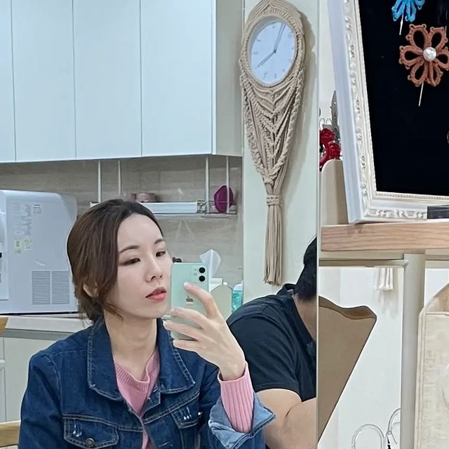 쩡미닝 on Instagram: "#광고 #노트수스튜디오

 오랜만에 잠실에서 데이뚜하고 커플팔찌도 만들었당.❤️

사실 만들기에 재능좀 있는지라 후다닥 만들어버렸지.✌️ 근데 강사님이 되게 알기쉽게 가르쳐주신 것도 있음.😉😉 

커플말고도 친구들끼리 와서 우정템 맞추기에도 너무 좋은 곳이다. 장소는 석촌역 근처라 석촌호수도 보고 팔찌도 만들고 하루 데이트코스로 추천추천😆

그나저나 셀카에 눈 터진건 사뿐히 넘어가주세요..
컨디션이 워낙 안좋아서 실핏줄이 터졌답니다..🥲🥲 다들 환절기 건강관리 잘 하세용..
.
.
.
#커플공방 #팔찌 #팔찌만들기 #실팔찌만들기 #고래꼬리팔찌 #돌고래팔찌 #송리단길 #송리단길데이트 #커플팔찌 #우정팔찌 #우정팔찌만들기 #팔찌맛집 #매듭공방 #마크라메 #마크라메공방 #커플데이트 #이색체험 #팔찌제작 #팔찌선물 #커플선물 #커플체험 #커플클래스 #매듭공예 #체험공방 #팔찌공방 #소원팔찌 #소원팔찌만들기 #송파원데이클래스"