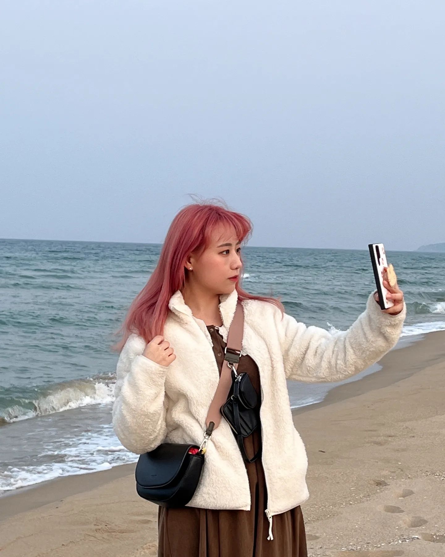 바다조아🌊💙
.
.
.
#동호해수욕장 #동호해변 #동호해변맛집 #오산횟집 #양양맛집 #양양여행 #여행스타그램 #여행 #바다여행 #여행기록 #좋반 #selfie #첫줄 #좋테 #봄바다 #우정여행