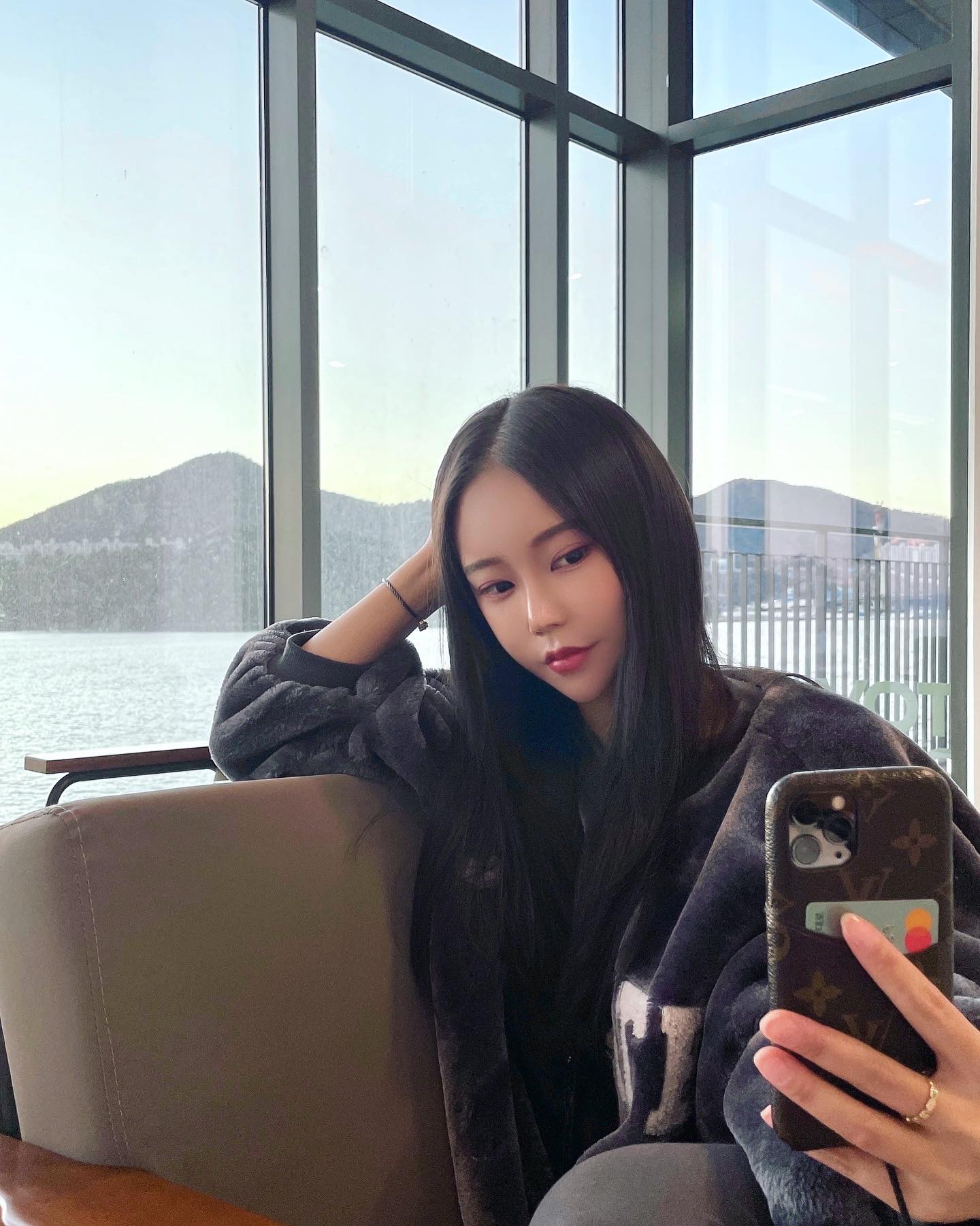 🤳
.
.
.

#일상 #소통 #선팔맞팔 #셀스타그램 #일상그램 #인스타그램 #인생그램 #팔로우 #데일리 #일기장#일상소통 #패션스타그램 #오오티디 #여행스타그램 #여행그램 #여행 #광주 #여수 #인천 #서울 #패션 #뷰티 #selsta #selfie #selca #fashoin #beauty #daily #oodt #fff