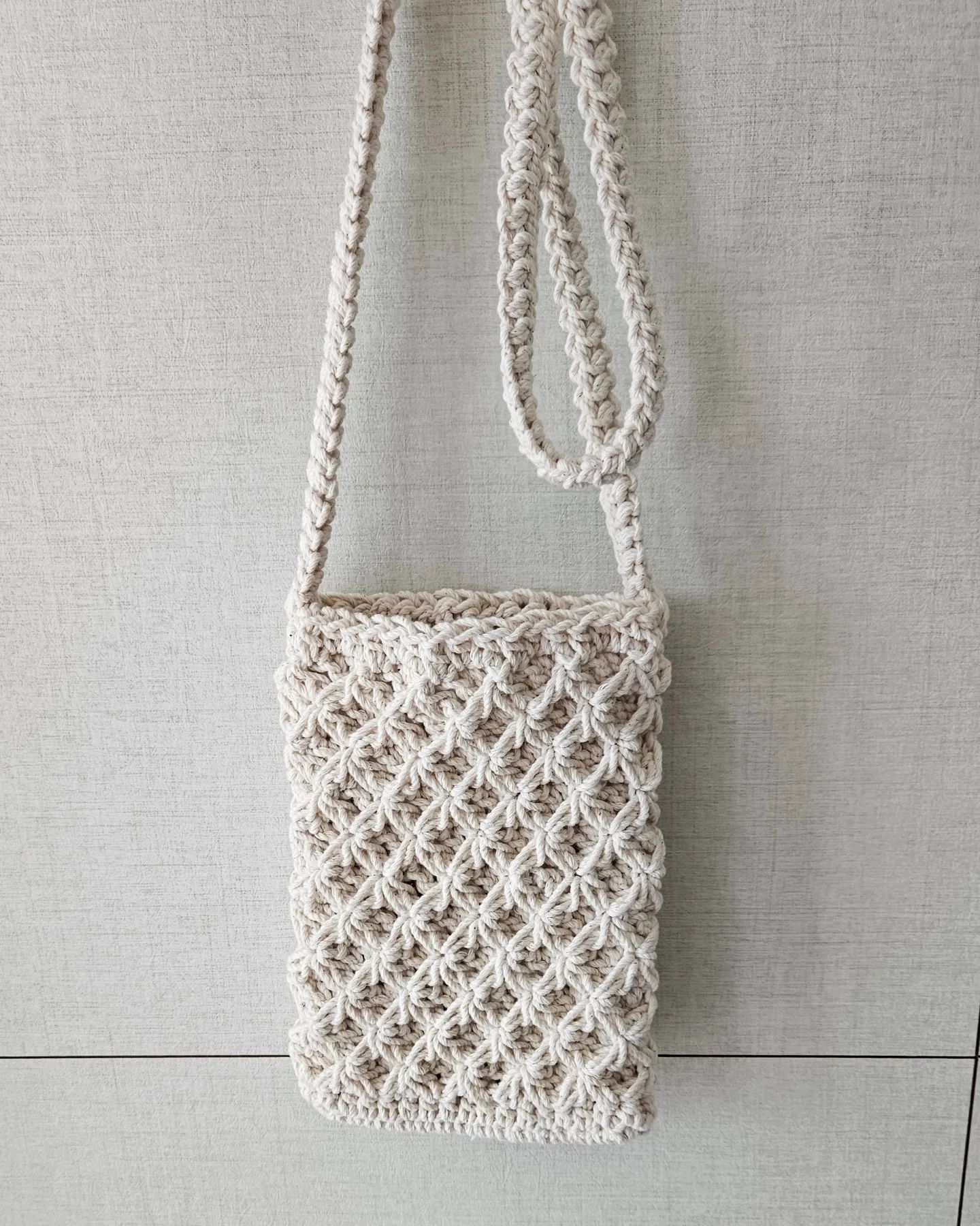 오랜만에 가방뜨기
#핸드폰가방 #handmade