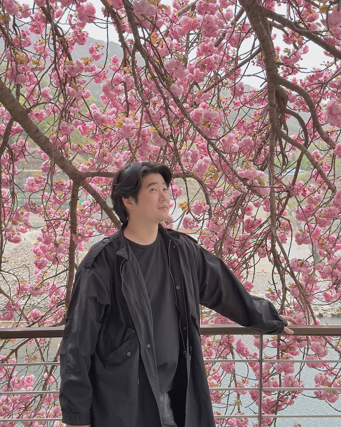 잘생쁨 내 짝꿍😍😍
지나가시는 할머님들이 뽀뽀하라며 찍어주신 사진까지💜💜