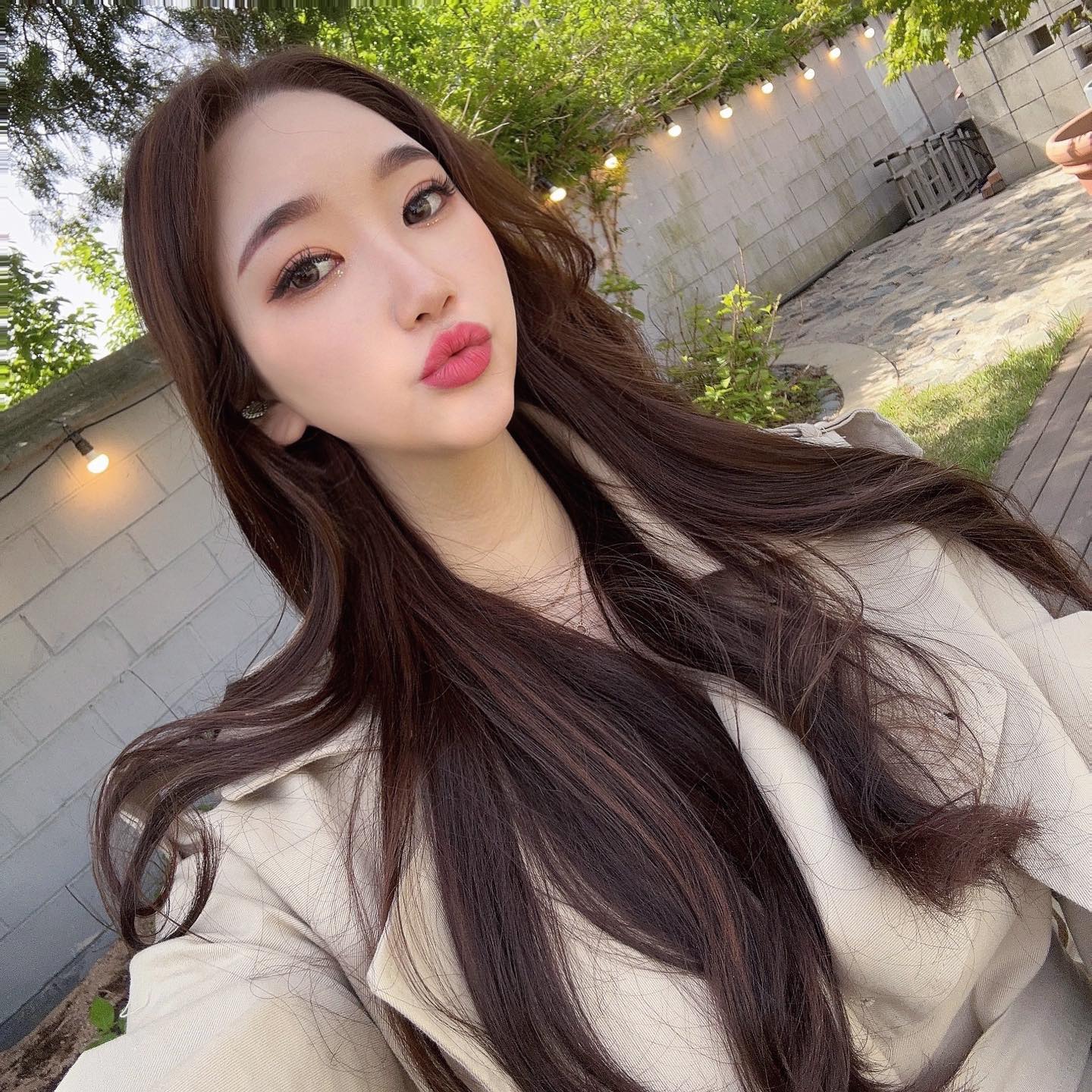 겹벚꽃 보다가 똥인지 진흙인지 밟은썰 푼다 ㅋㅋㅋㅠ
