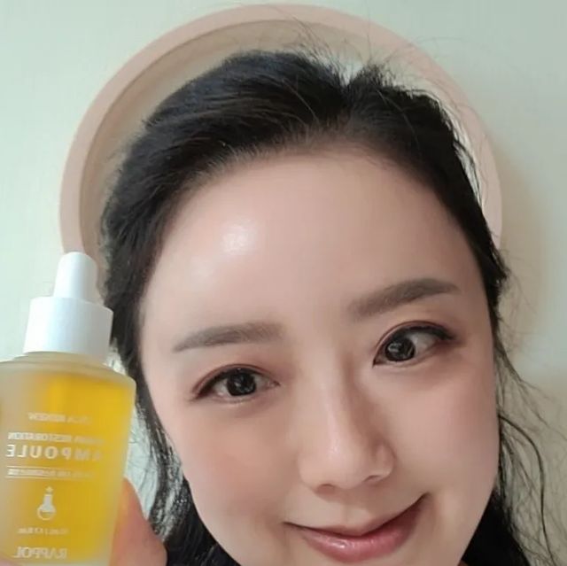 유리 on Instagram: "라뽀엘 #rappol #면세점화장품 #자연그대로의건강함 #연구원엄마아빠가만든천연화장품 #유럽인증화장품 #영국인증화장품 #광고#협찬 촉촉하게 지켜주는 라뽀엘앰플 노랑노