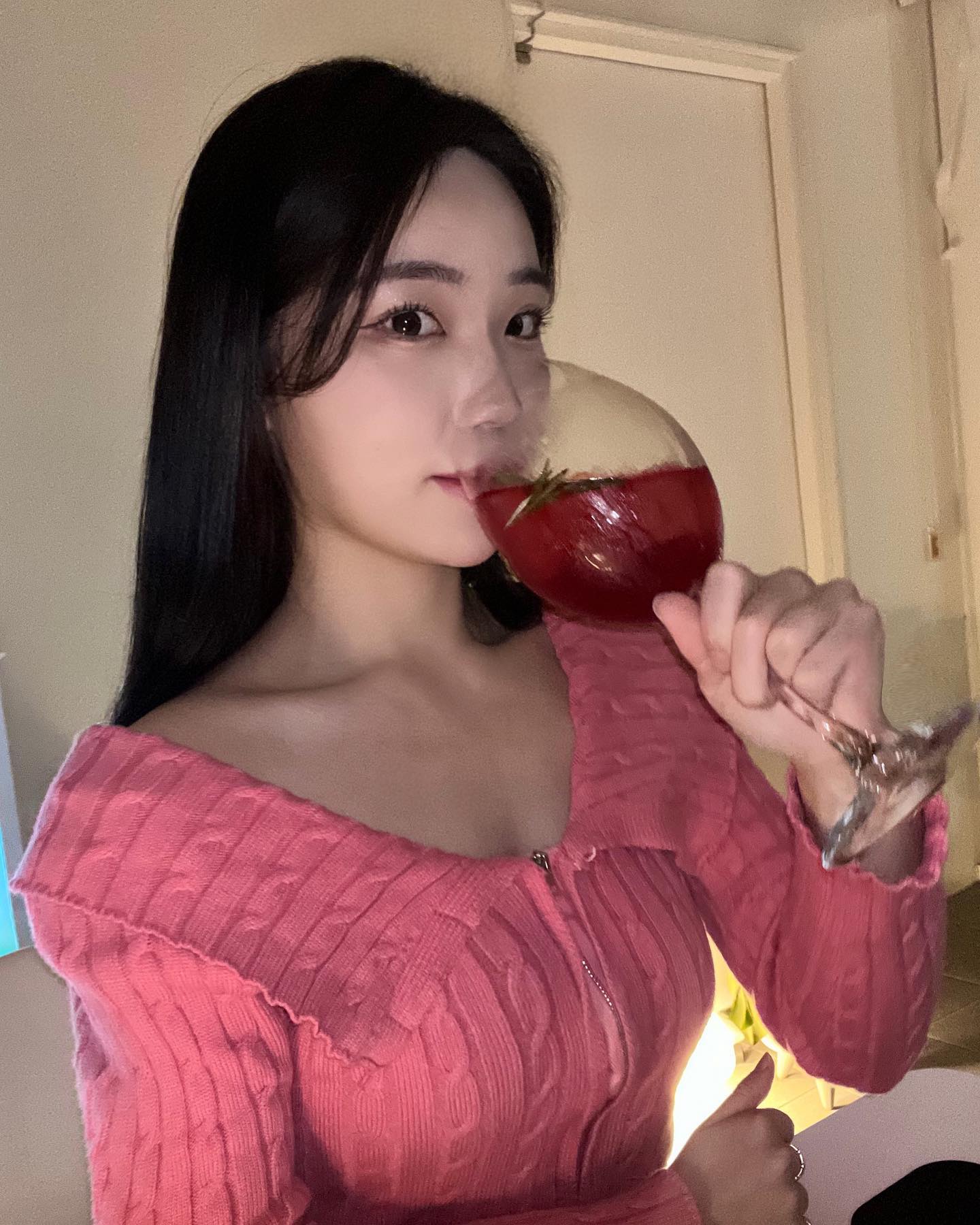 #디에센셜하우스 🍷✨