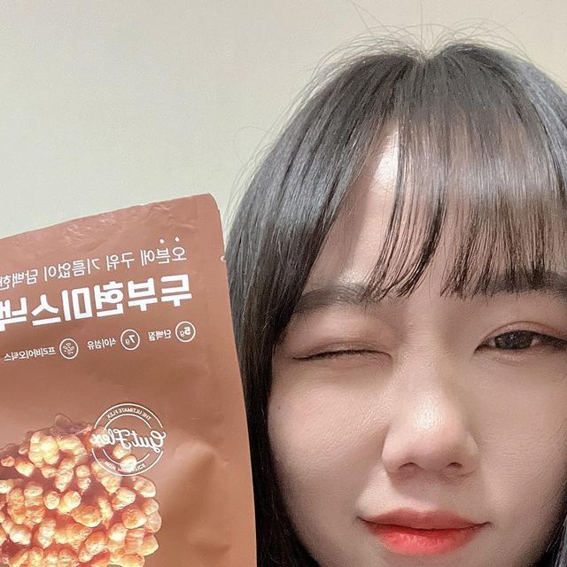 𝑀𝒾𝓃𝓃𝒶 on Instagram: "#협찬 다이어트 한답시고 식단할때 허기질때 너무나도 먹기 좋았던 두부현미스낵! 누룽지같은건 안좋아해서 그런맛이면 어쩌지 했는데, 전혀 그런맛 아니구 담