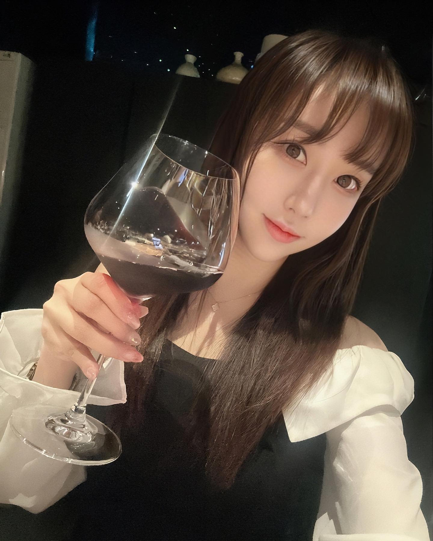 🖤
느리지만 좋았던건 기록하는
나의 먹방일기 🐷💞

꼭한번 가보고 싶었던
밤하늘의 별💫 요조라 ✨

오픈 키친으로 볼꺼리가 많고
음식도 기대 이상으로 맛있는데
플레이팅도, 심지어 잔도 농협은행🫶🏻

모든게 만족스러웠던 요조라
여긴 꼭 다시 갈테야..😘❤️

-
#응디맛집 #도산공원맛집
#도산공원 #요조라 #압구정
#오마카세 #압구정맛집 
#오픈키친 #파인다이닝