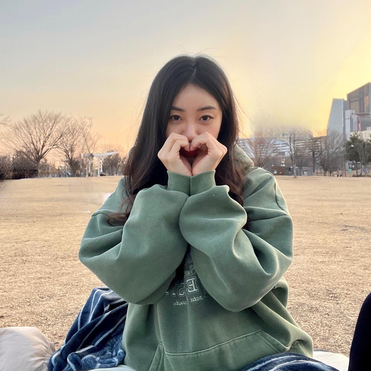 세상에는 귀여운 것들이 많지만
그중에서 제일은 나야 훗