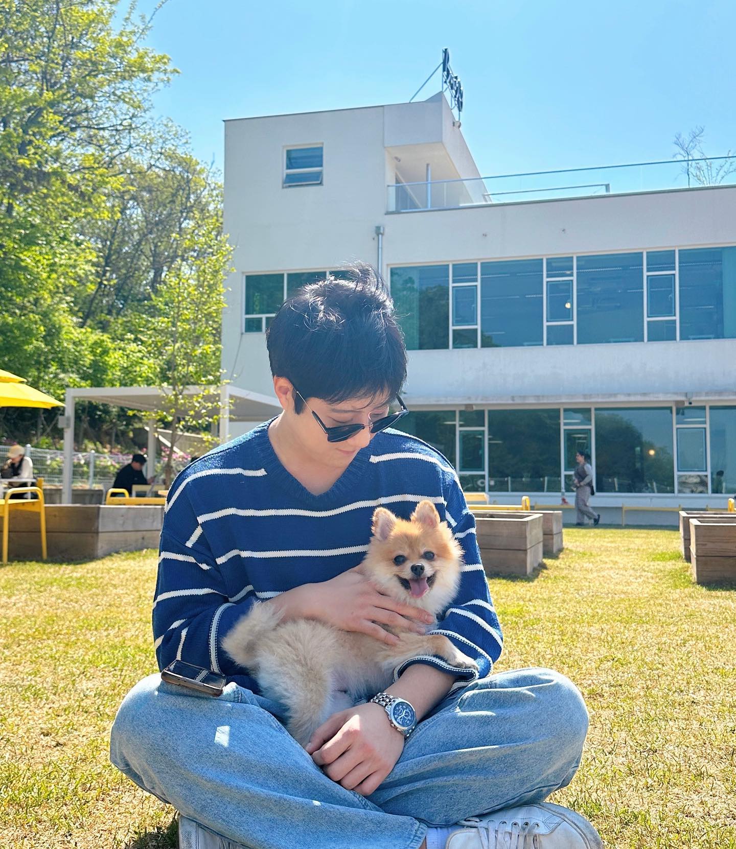 엄마가 찍어준 아빠랑 나의 인생샷이개🐶💙
날씨도 좋고 기분 댕좋개 ฅ(‗• ·̫ •‗ฅ)💗