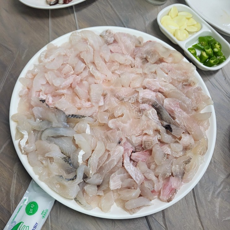 이시가리를 아십니까? 삼척 초곡항 맛집 : 천량횟집에서 줄가자미 돌가자미 백도다리 먹기