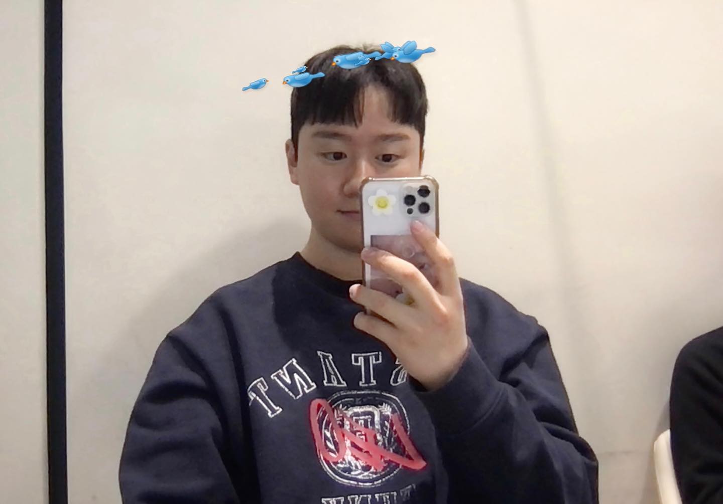 나도 맥북 갖고싶어 ! 
언능 돈 모아서 맥북 겟또 해야쥐 ,, ✨

요즘 인태기 와서 소통도 잘 못 갔는데 
다시 극-뽁 해서 열심히 갈게요 !! 🔥

근데 요 피드 사진 넘 맘에 들어서 프사로 할까 하는데
첫 번째랑 두번 째 중에서 뭐가 좋을까요 !?
처음이 좋으면 💙 두번째가 좋으면 ❤️로 남겨주긔 ,, 🫶🏻

그리고 인스타 이름 ‘지노’에서 ‘디노’로 바꿨어요 !! 
이유는 그냥 뭔가 뽀짝해보여서 입니다. 
디노로 맞춰서 인스타 아이디도 바꿀까 하는데 
어떻게 해야할지…아이디어 추천 해주시면
적극 반영해보겠읍니다 , , 🙏🏻🙆🏻‍♂️🩵