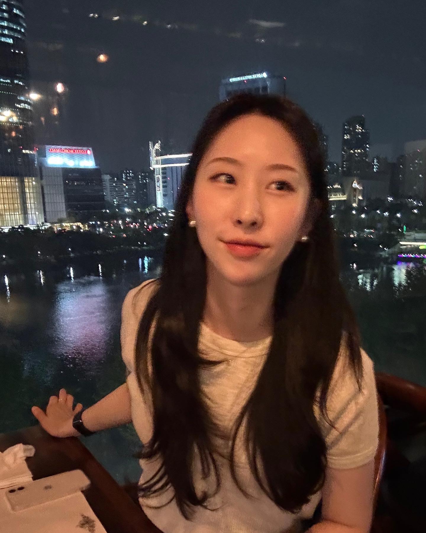 ✉️🩶 네 생일은 겨우내 움츠리고 있던 꽃들이 만개하고 추위에 움츠려 있었던 사람들이 기지개를 피는 계절인 것 같아