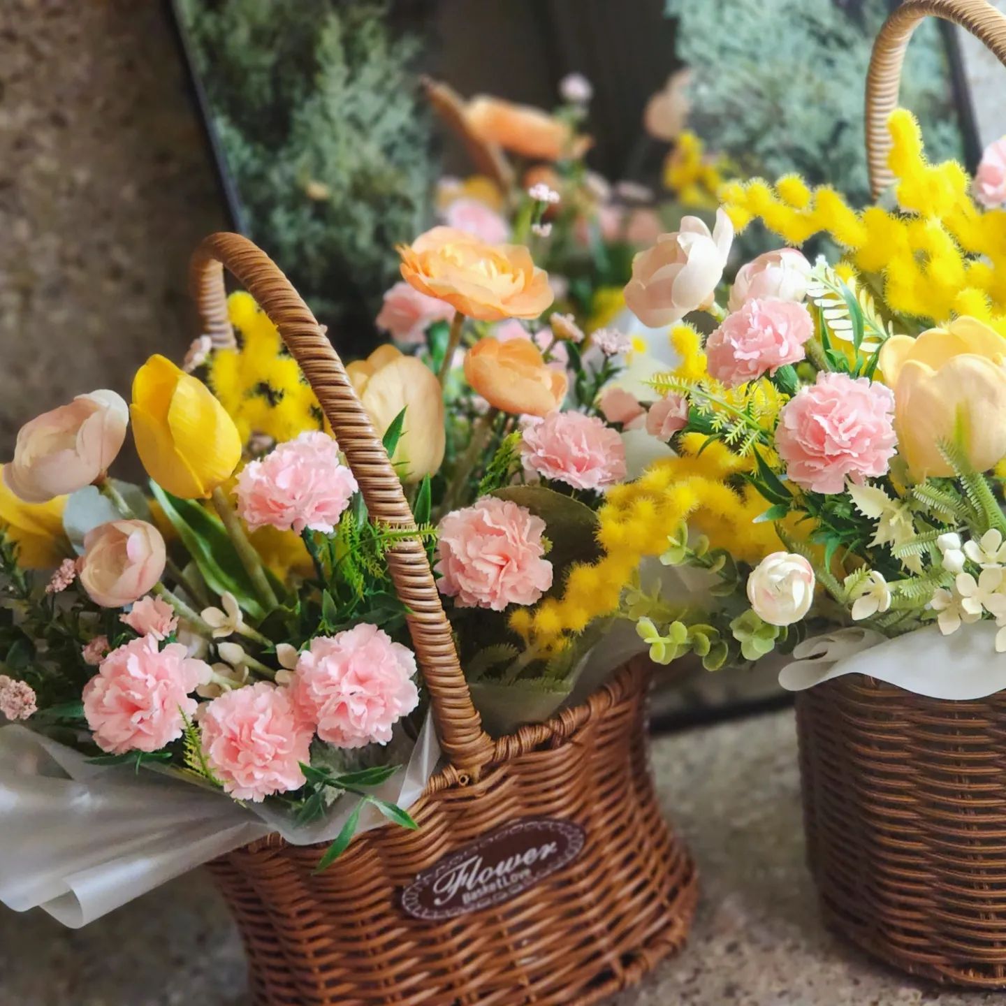 어버이날 기념
오랜만에 꽃꽂이🩷🌸🌼🌷
feat.berry_jooo
:
:
#어버이날#어버이날꽃바구니 
#카네이션바구니#카네이션#소통
#일상#데일리#선팔#맞팔#좋아요
#daily#instago#f4f#follow