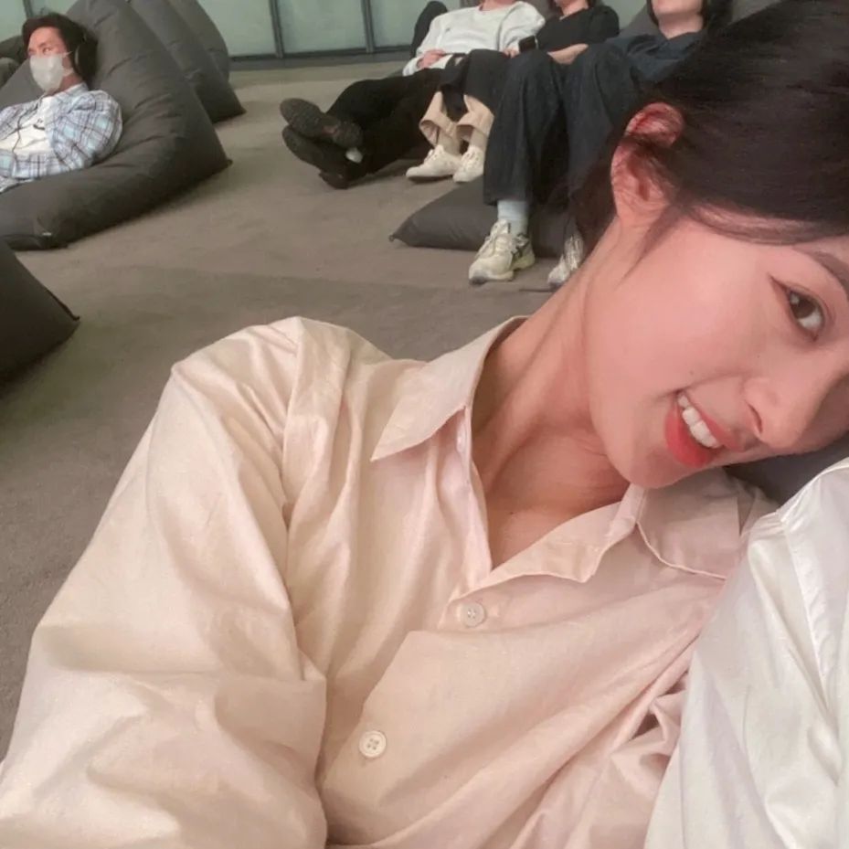 모든 행복은 틈!에서 시작되는 걸로🫠
