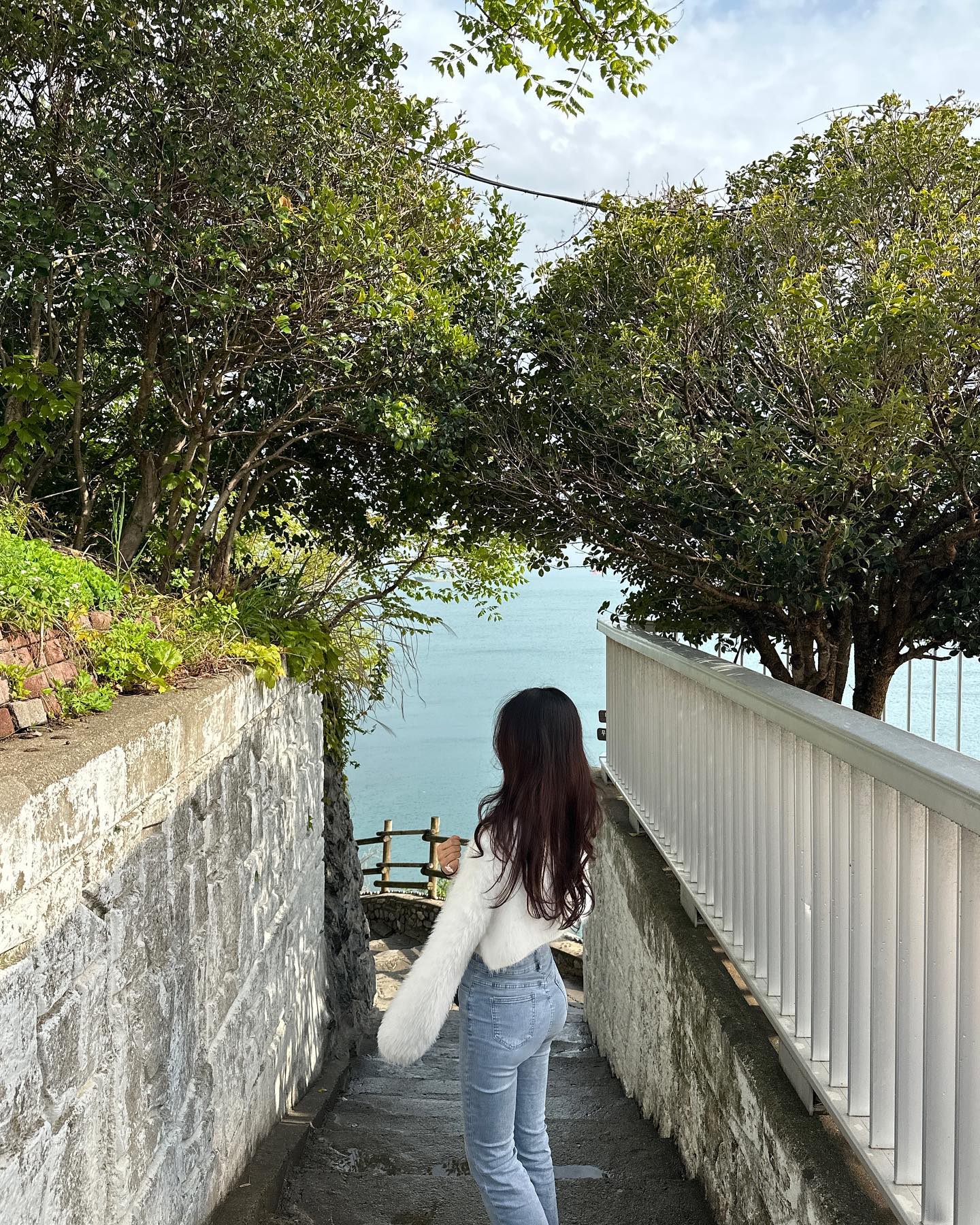 젤 늦은 만큼 야무지게 올리기 . . .

우리끼리 첫 여행으로 20살때 갔던 부산을 마지막에 다시 가는게 그게 또 우연이었던게 신기하고 의미 깊었던 2박3일 부산여행 끗.
