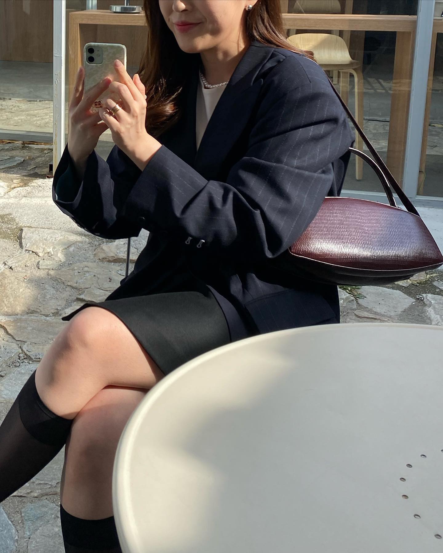 #sentipit_ootd 자유로운직장인데일리룩
-
오랜만에 대전나들이🤍

▪️jacket : theilma_official 
▪️skirt : theilma_official 
▪️watch : cartier 
▪️bag : archivepke 
▪️shoes : prada