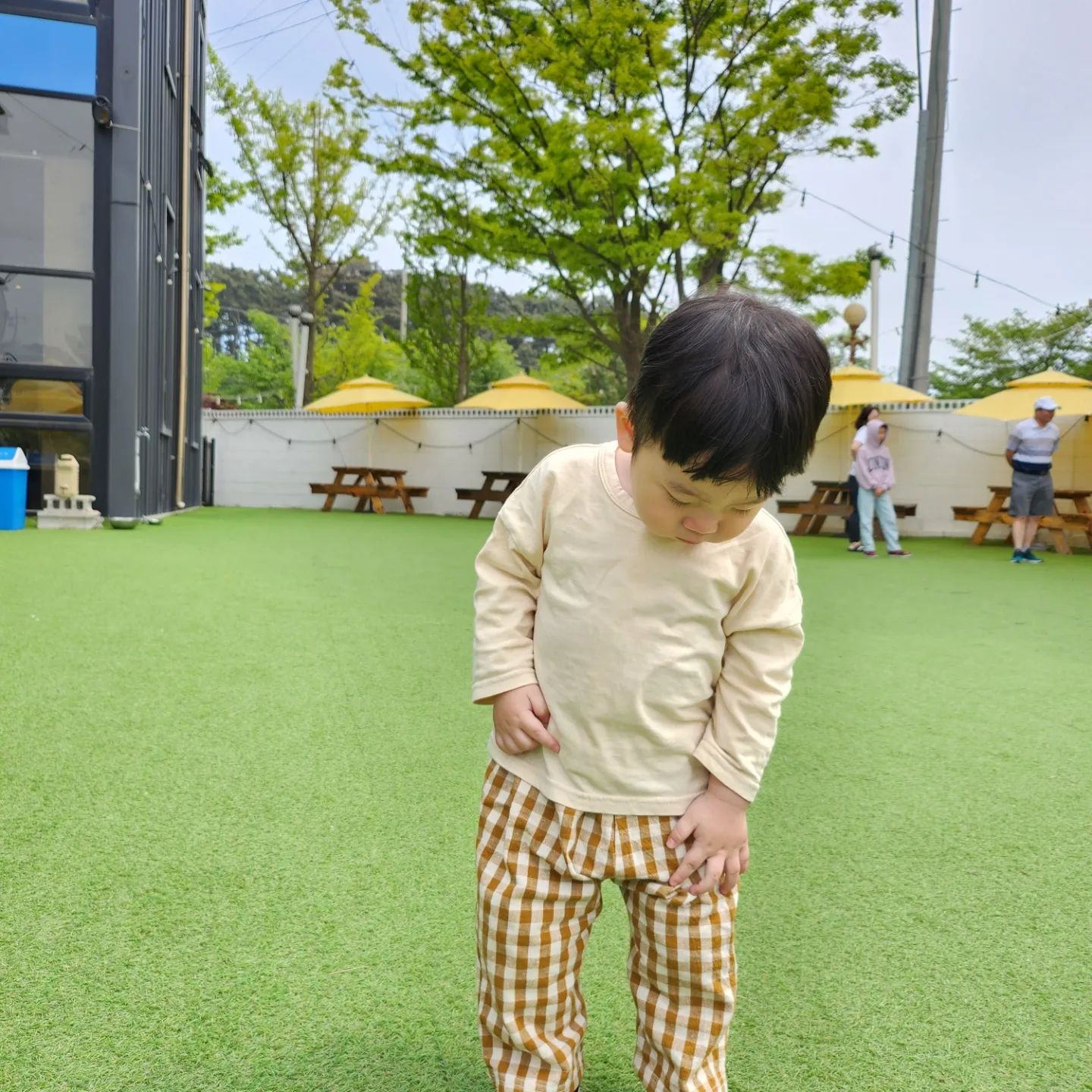 ❛ ᴗ ❛
⠀
⠀
안냐세여! 항쭌쭌임다!!
우리집 금쪽이 에몽이를 소🐶합니다⋆ᐠ⁽˚⑅̆˚⁾ᐟ⋆
⠀
어때효 너무 귀엽죠?
이상 항쭌쭌이었습니다!!
⠀
⠀
#항쭈누 #쭈누일기 #에몽일기 
#애개육아 #애개맘 #애개스타그램 
#육아맘 #육아일상 #육아소통 
#아기ootd #아기모델 #베이비모델 
#18개월아기 #아기스타그램