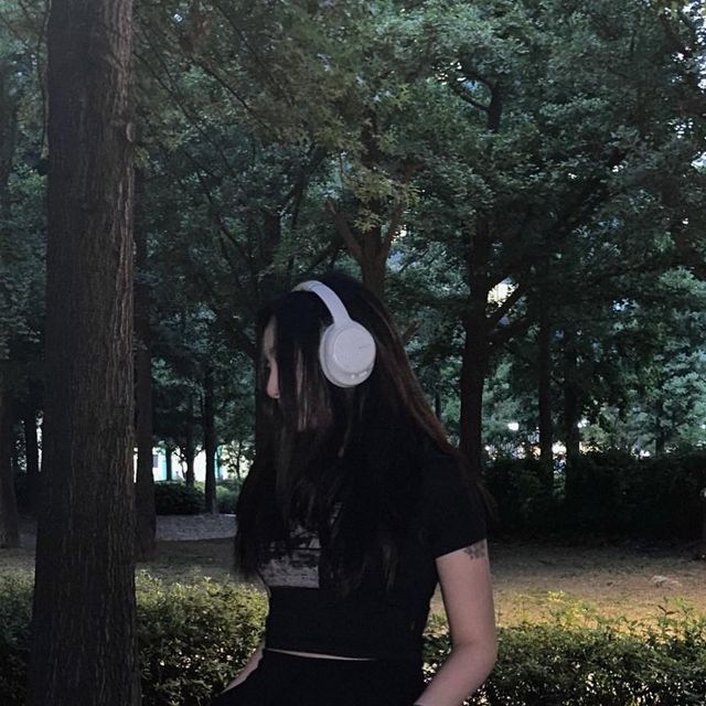 지히야 on Instagram: "#광고 마른파이브 “쿨링 밴딩 프리팬츠 냉장고 바지“ 언제 어디서나 편안하게 입을 수 있는! 데일리로 어떤 상의에도 코디가 가능한! 시원하고 편한 바지🩳 #OOTD #쿨링
