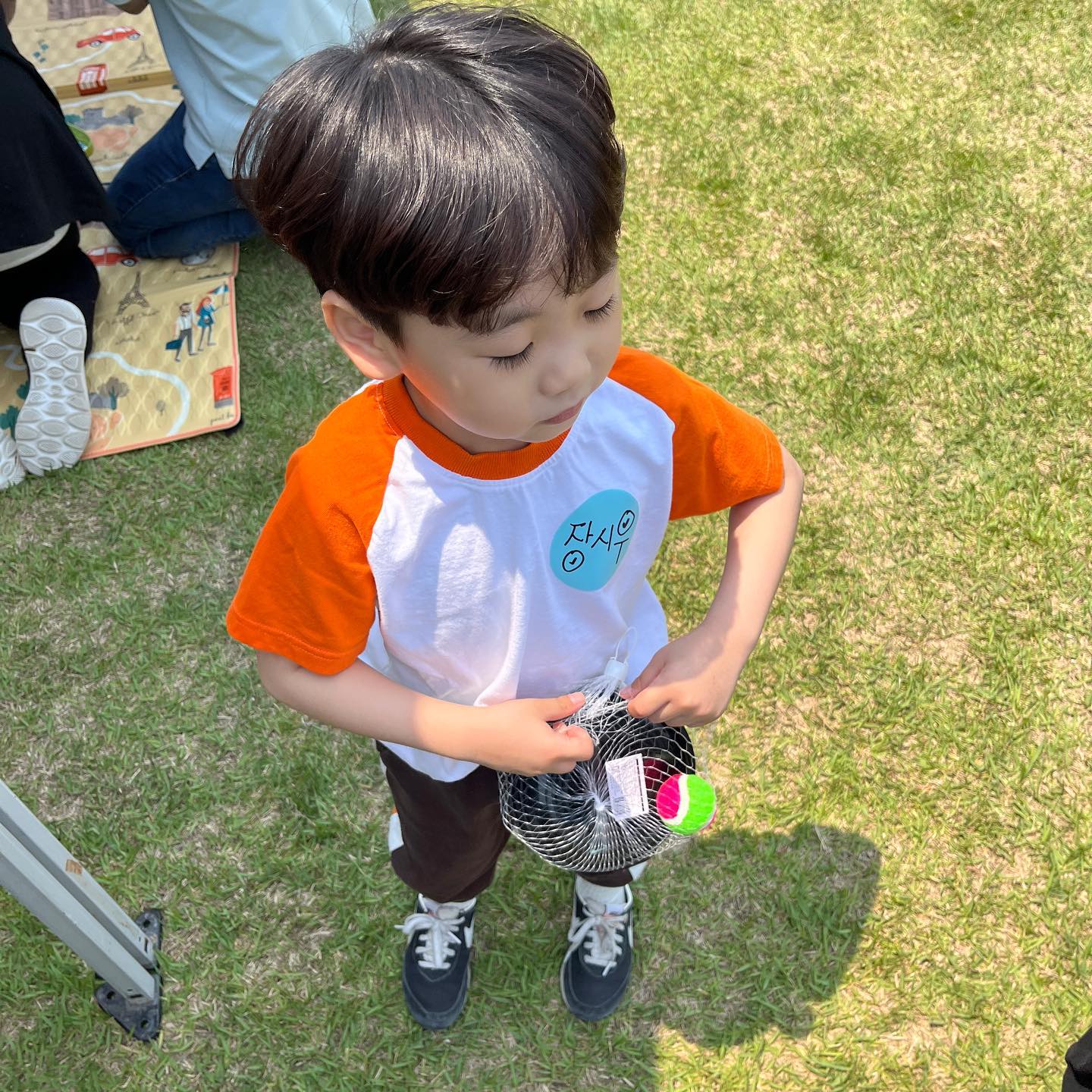 코로나로 우주때못해본 첫유쳔운동회 한풀고온 썰푼다....🫧🧡 엄마할머니할아버지,이모,아빠할머니,고모,옴마아빠형아 총출동 🥳
⠀⠀⠀⠀⠀⠀⠀⠀⠀⠀⠀⠀⠀⠀⠀⠀
#유치원운동회 #기특해
#우주시우