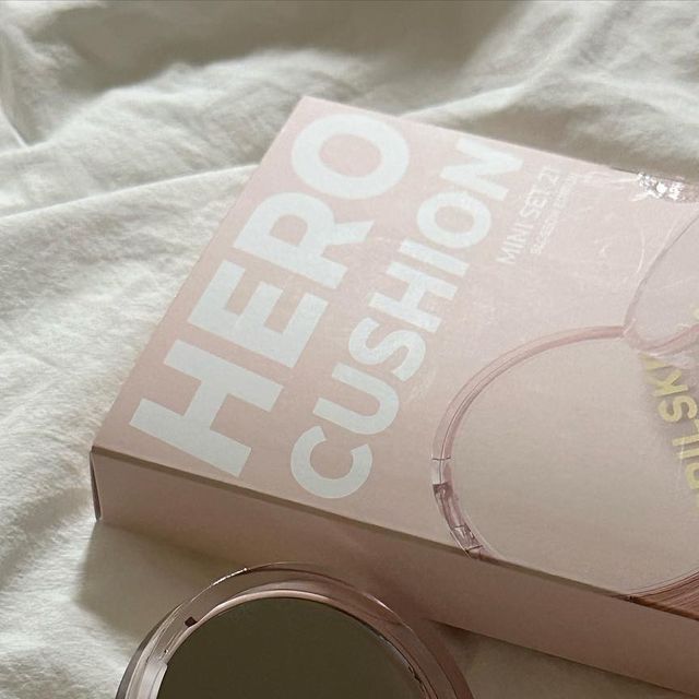 뷰티 패션 블로거 채민지 on Instagram: "#광고 #에이프릴스킨 #블라썸에디션 @aprilskin_korea 에이프릴스킨 히어로쿠션 블라썸 에디션 한정판 (본품+미니쿠션 세트) 쿠션맛집 에이프릴스킨의 노하