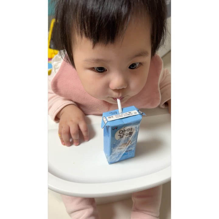 #22년3월의서윤
잘먹고 겁도없는 서윤이
차에 올라타는데 왤케 짧아🤣
.
.
.
.
.
#오늘아님⚠️