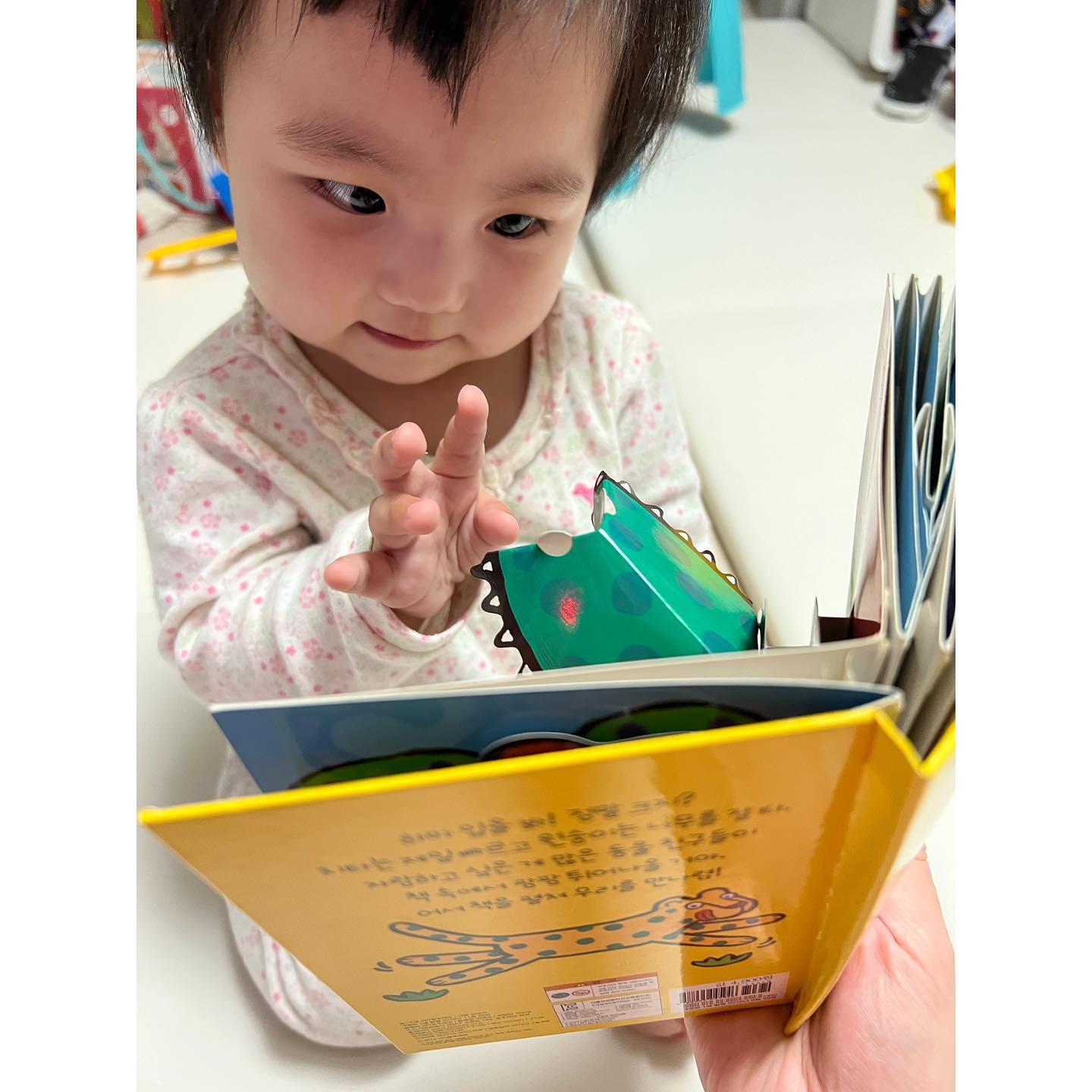 #22년3월의서윤
작년에만해도 이렇게 애기였는데
이런 아기아기한 모습 어디갔니?😂
.
.
.
.
.
#오늘아님🙅🏻‍♀️