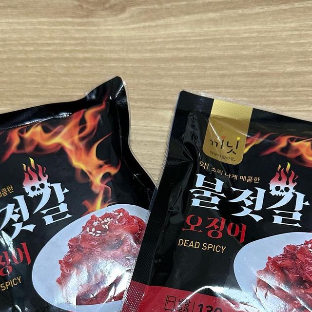 @mz_.s2 on Instagram: "#협찬 🦑삼겹살을 느끼함을 잡아주는 끼닛 불젓갈오징어 🦑삼겹살+불오징어젓갈=찰떡콤비 🦑처음 먹어보는 조합인데 너무 맛있어 🦑그냥 흰쌀밥에 먹어도👍🏻 🦑@kki
