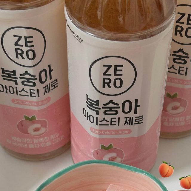 수연 🎬 on Instagram: "#광고 🍑복숭아 없이 못 사는 사람의 후기 맥널티에서 아이스티를 보내주셨다..ෆ 제로 칼로리, 제로 슈가인데 어째서 맛은 일반 복숭아 아이스티...? 아이스티