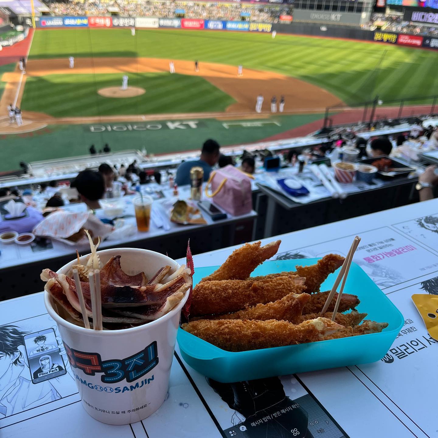 ⚾️#kt위즈 프로야구 시즌이 돌아왔다!

코로나 이후 처음으로 방문해본 야구장
#kt위즈파크 #kt #kt홈구장 #수원야구장

📍 경기 수원시 장안구 경수대로 893
🚘 주차가능, 무선인터넷

✔️ 떡볶이, 삼겹살, 쫄면 등 다양한 #야구장먹거리
✔️ 넓은 주차공간과 관리로 쾌적한 주차 가능
✔️ 처음 앉아 본 #테이블석 비싸지만 편안함
✔️ 연인끼리 오기에도 좋아요! #수원데이트코스
✔️ 가족끼리 오기에도 좋아요! 수원아이랑가볼만한곳
✔️ 예쁜 #kt치어리더 언니들이 있는 야구장
⠀
📝 다양한 먹거리도 있고 깔끔하니 관리가 잘 되어있어서 자주 방문하게 되는 듯해요! 평일, 주말 경기 일정을 확인 후 예약하고 방문하세요!

#kt #프로야구 #야구 #2023프로야구 #야구장테이블석 #kt위즈맛집 #수원종합운동장 #수원kt위즈파크 #ktwiz #수원 #케이티 #⚾️ #좋반 #맞팔 #블로거 #klog #kzzz