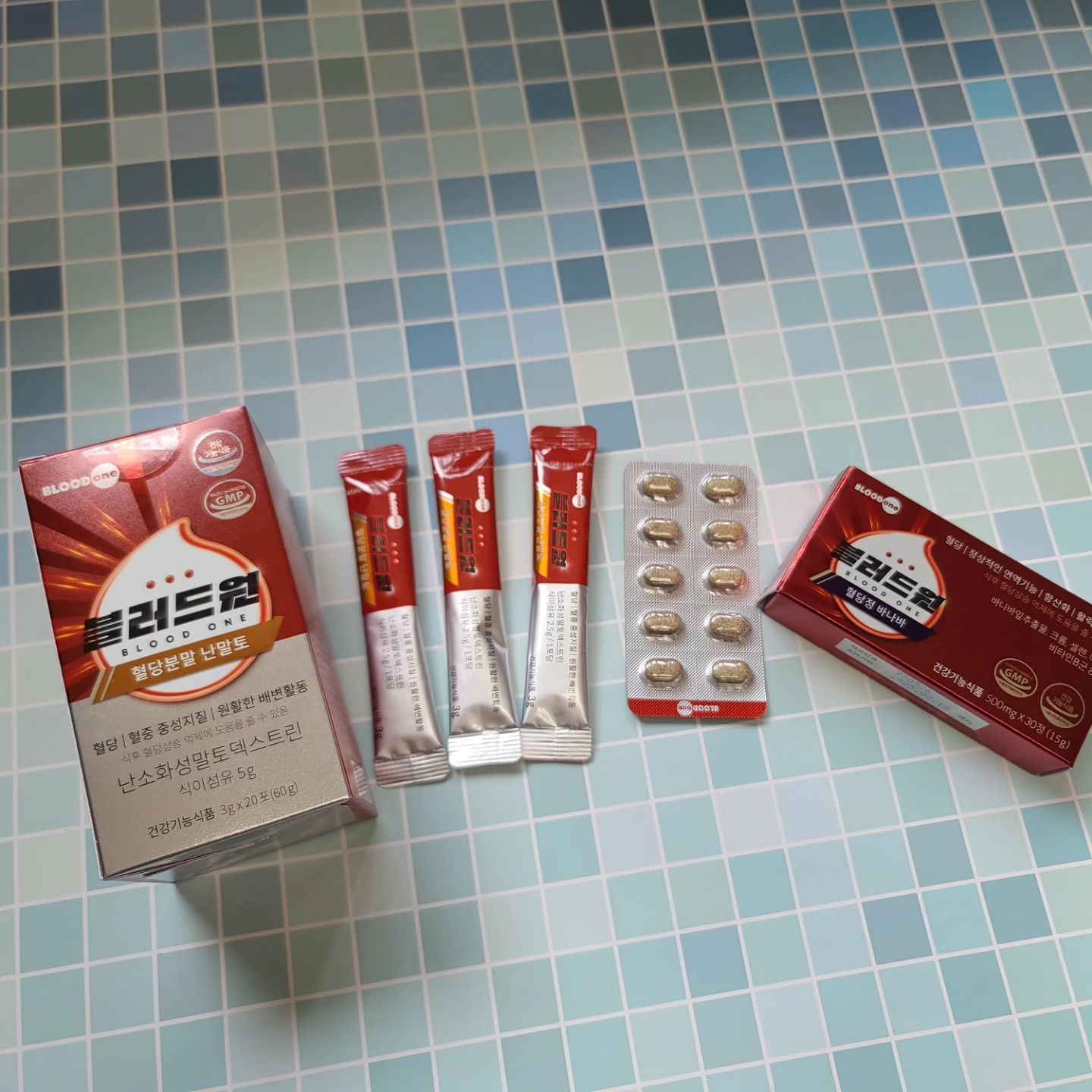 블러드원 혈당관리케어 영양제 

(심각한 식곤증 타파하는 40대 혈당 영양제 루틴은 블러드원!)

평소에 탄수화물을 좋아하고 즐겨 먹기 때문에 탄수화물의 섭취가 많은 편이구 당뇨 가족력이 있는 집안이라서 혈당케어가 지금부터 꼭 필요하다고 생각이 되더라구요😢

좋은 영향은 제가 없을까?🙄 고민하다가 알게 된 블러드원 혈당분말 난말토&블러드원 바나바 정 블러드원은 오직 혈당케어만 집중하는 혈당케어 전문브랜드라서 믿고 선택할 수 있었어😄👍❤️

저는 무엇보다 성분이 어떻게 될까 그런 걸 따지고 선택하는 편인데요

블러드원 혈당분말 난말토는 주요성분이
난소화성말토덱스트린 인데요 이성분이 
옥수수 전분을 가열 하고 효소를 분해하고 정하여 얻은 성분 이라고 하더라고요!

12종 유기농 과일야채와 28종 스위스산 과일야채가 혼합분말로 사용되었고 제조시설 또한 GMP인증을 받은 안전한 제조시설에서 
만들어졌구요 거기다  배변 활동을 원활하게 도와주는 식후 혈당 상승 억제,혈중 중성지질개선, 배변활동 원활 3중 기능성을 인정받은 식물성 원료라고 하니까  꼭꼭 챙겨 먹을 수 밖에 없더라구욘🥰

부드러운 가루로 되어 있고 고소한 분유 맛이라 먹기도 편했어요👍👍👍👍

블러드원 바나바정은 바나바잎 추출물 130mg으로 식약처에서 권장하고 있는일일 섭취량의 최대치가 들어 있다고 하는데요

주원료인 바나바잎 추출물 뿐만 아니라 부원료로 미네랄과 비타민 등 총 11종이 들어있어 혈당과 활력케어까지 동시에 관리해주는 혈당 영양제에요🥰👍👍👍

챙겨 먹고 나면 진짜 활력이 넘치는게 느껴져용 완전 대박❤️❤️❤️👍👍👍👍👍

블러드원 영양제 자체가 포장도 편하게 되어 있고 작아서 가방에 쏙 넣고 들고 다니면서 먹기도 좋구 여행 갈 때도 챙겨가기 
딱 좋더라구요😚❤️❤️❤️❤️

https://m.bloodone.co.kr/?utm_source=naver&utm_medium=nonpaid_blog&utm_campaign=seeding&utm_content=na_nonpaid_blog_main_20230401
.
.
.
.
@블러드원

#블러드원#혈당분말난말토#혈당정바나바 #혈당관리#혈당영양제#혈당#혈당관리템 #혈당케어 

​