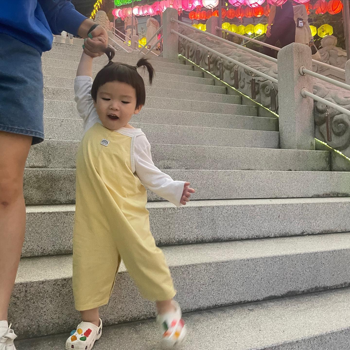옷 앞뒤 바꿔입고 삼광사ㅋㅋㅋ 앞모습을 찍기가 너무 어려운 슬우 ㅋㅋ😭😂🤣