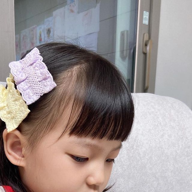 윤소라 🫶 프로리뷰어🤘🏻 on Instagram: "안녕하세요. 아산에 거주하는 52개월 5살
딸아이를 키우는 채채맘이에요😊

이제 학습에 들어가야 하는 시기이다 보니
이것저것 시켜도 보고 하는데 아이가 잘 하고
있는건지 긴가민가 🤔 내가 너무 욕심을 부려
선행을 하고 있는건 아닌가 고민하실 때가 
많이 있으실꺼에요
그래서 아이 적성에 맞는 맞춤교육을 시키고
싶은데 아이 적성이 뭔지 모르겠고
어디서 어떻게 적성검사를 해야 되는지도
모른채 막막했었어요
그러던 찰나 마침 k-pass 아동 맞춤형 영재
지능검사를 알게 되었어요🫶🏻
저의 갈증난 부분을 딱 채워주는 그런 검사였어요
바로 검사신청을 하여 검사를 받아보았지요!

아이의 성향에 대해 자세히알 수있으려면
아이가 주도적으로 혼자서도 쉽게 검사와
방법을 이해하고 해야 한다고 생각하기에
전 설치만 해주고 정말 아무런 도움도 주지 
않고 멀리서 지켜만 보았어요.
엄마도와줘~!!라고 한번을 안부르고 혼자서
잘하더라고요😊
5살 아이도 혼자서 하기에 전혀무리가없어서
좋았어요!!그렇게 혼자서 한 2~30분은 열심히
집중해서 하더니 검사가 종료되었어요
처음에는 3~40분이 걸릴다기에
어머어머...이거 중간에 애가 질려서 
안한다고 하면 어쩌지...쉬엄쉬엄해도 되나.?!
이런저런 걱정이 많았는데 왠걸요~ 너무
재미있게 웃으면서 집중해서 잘하는거 있죠❣

저도 한번 멀찍이 떨어져 뒤에서 보았는데
게임 스토리형태라서 아이들이 푹 빠져서
할 수 있는거 같아요

그렇게 검사를 마치고 엄마 끝났어~라며
또 하고 싶다..이러더라고요💕

기존 지능검사나 IQ 테스트는 어른의 도움이
필요한 경우가 대다수인데 아무래도 옆에서
부모가 참관하고 터치하는 만큼 오롯이 아이의
힘으로 하기보단 부모의 입김이 쫌 첨가되기
마련인데 이 k-pass 아동 맞춤형 영재 지능검사는
그런거 없이 아이 혼자서 다 해결하니 어떤 
결과가 나올지 너무너무 기대되고 기다려져요

검사 결과는 보통 3~4주정도 걸린다고 해요

도치맘인 저는 채원이가 잘 따라와준다고
너무 선행학습을 시키고 있는게 아닌가
지금 5살인데 8~9살 영어 수학을 하고 
있어요🥲 이번 검사결과를 따라 아이의
성향에 맞게 맞춤교육을 알아보고
아이가 좋아하는쪽을 더 지지해주고
푸쉬해주는 엄마가 되어야겠어요❣

K-PASS 무료 이벤트
현재 이벤트 진행중 / 선착순 2000명 한정 / 
정가9만 8천원 상당의 K-PASS 무료 
검사권 증정

@k_pass.official 

#광고#케이패스#K_PASS검사#kpass#아동지능검사#아동영재검사#아동적성검사#웩슬러검사#고교학점제준비#국제중학교준비 #카우프만검사 #고교학점제 #아동지능검사 #아동IQ테스트 #아동ADHD검사 #아동영재검사 #KPASS #케이패스검사 #KPASS검사"
