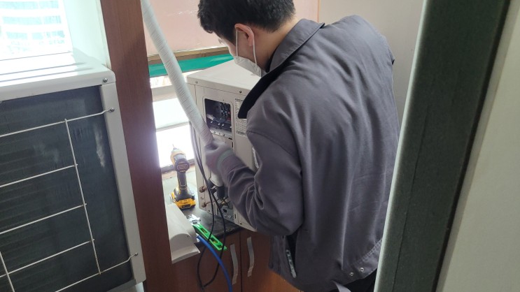 부산서구 대신동 에어컨 실외기 배관 누설 수리 후 가스충전 받았어요