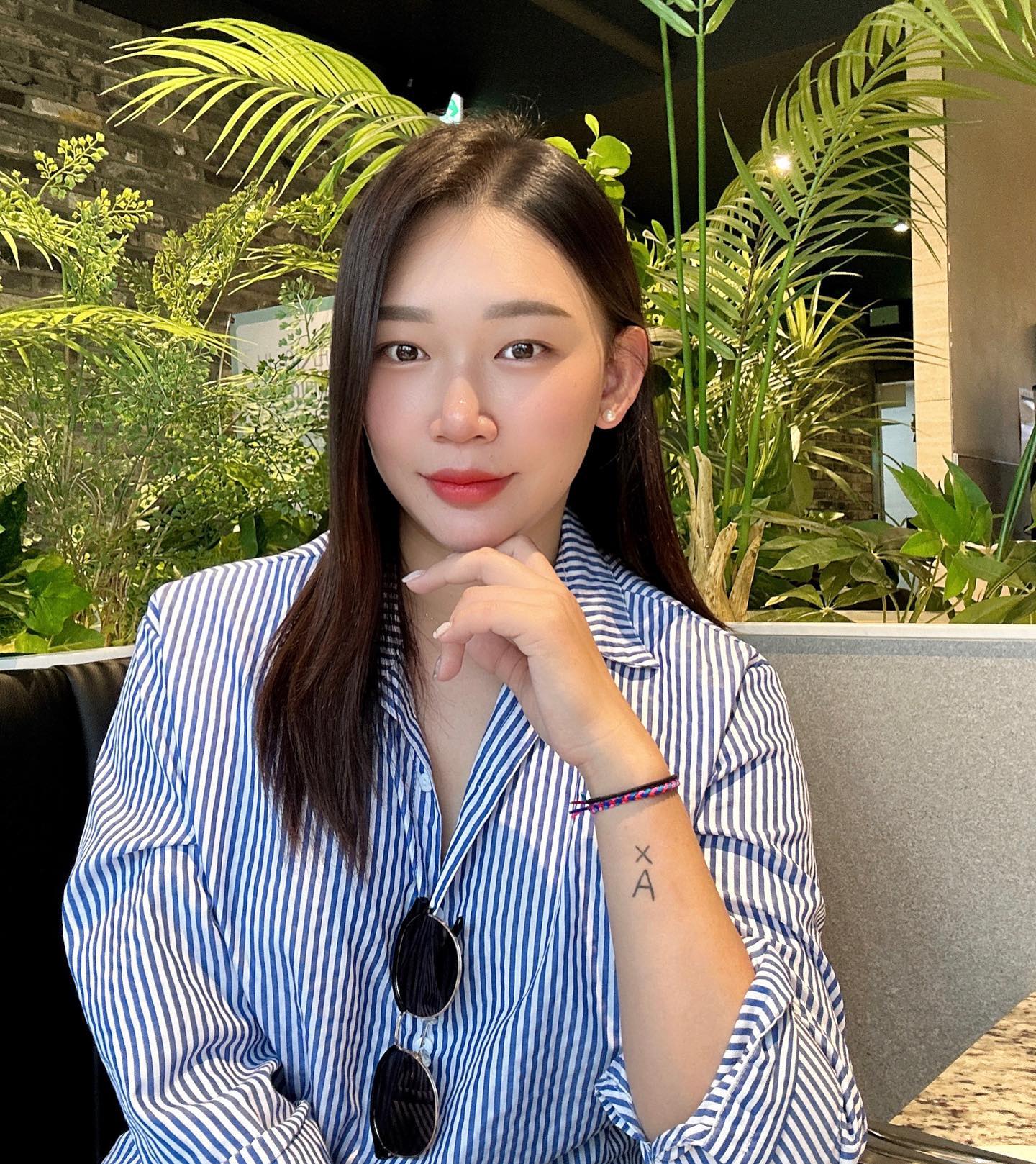 살빼는 법을 까먹은 Amanda ,,안그래도 큰 코에 살이 붙었다 😵‍💫

#셀카 #셀피 #셀카그램 #데일리 #데일리그램 #일상그램 #오오티디룩 #좋아요 #좋아요반사 #소통해요 #다이어트시급 #코수술하고싶다