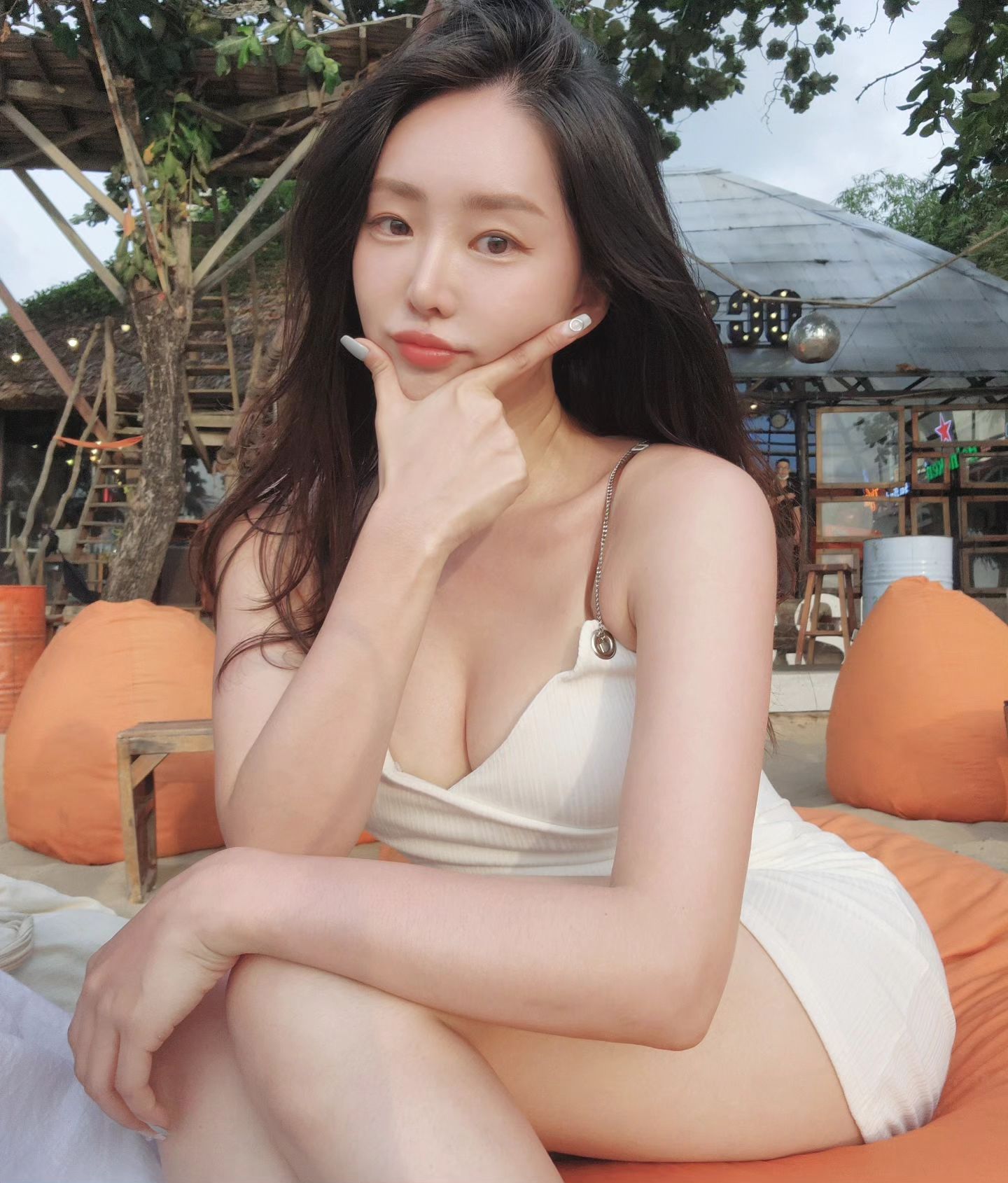 -
베트남 선셋 보러왔다가
의도치않게 현란한 불쇼까지🔥

마지막밤은 항상 아쉽지😟

#푸꾸옥옥센비치바 #비치바야경 #선셋바전경 #선셋맛집🌅 #푸꾸옥불쇼 #진짜멋있음 #패디네일이뿌지 #베트남푸꾸옥옥센비치바 #최자매여행