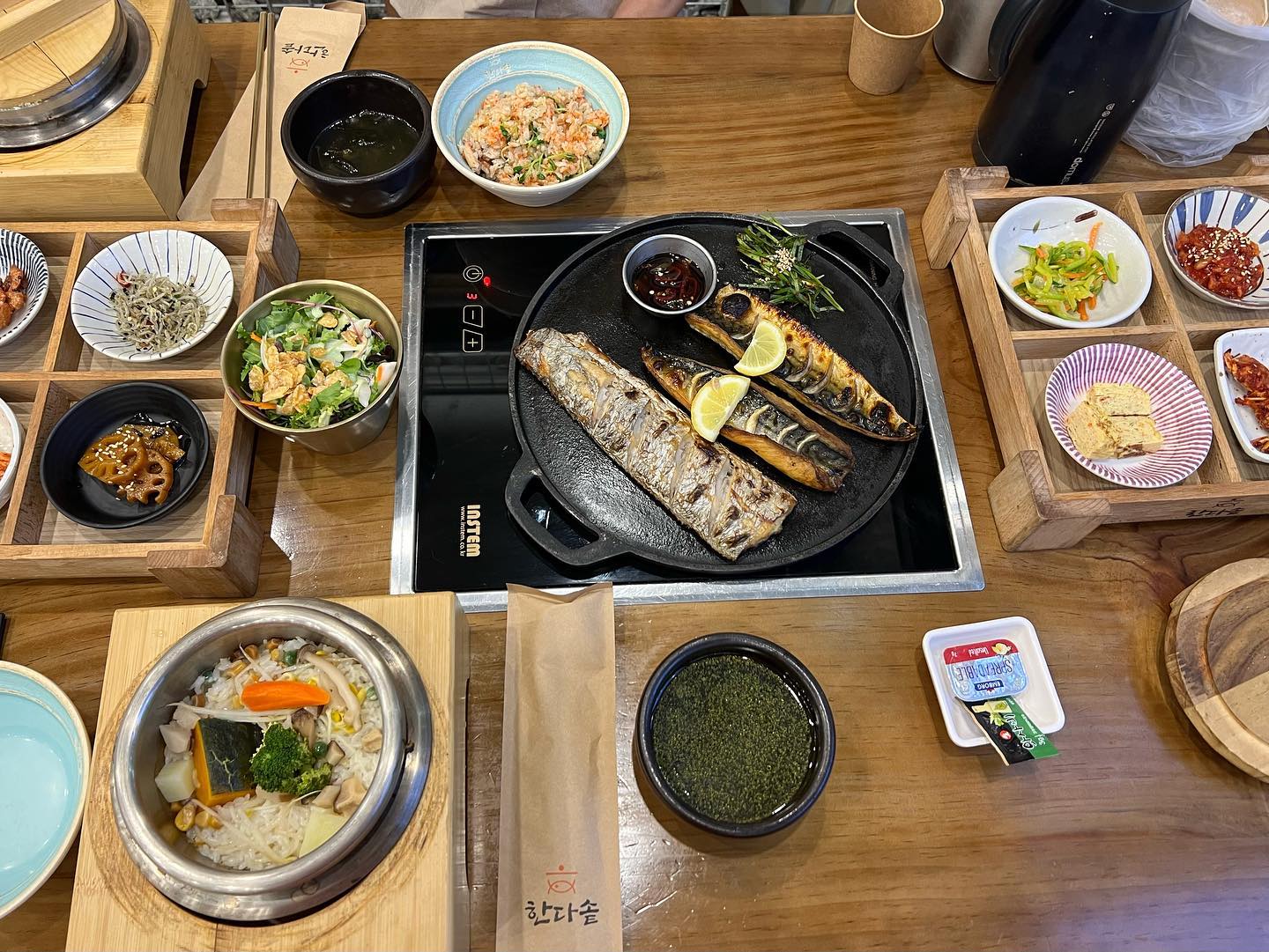 1년에 5번도 못 보는 엄마랑

.
.
.
#서면맛집 #한다솥서면 #서면솥밥 #서면핫플 #부전동맛집 #전포동카페거리맛집