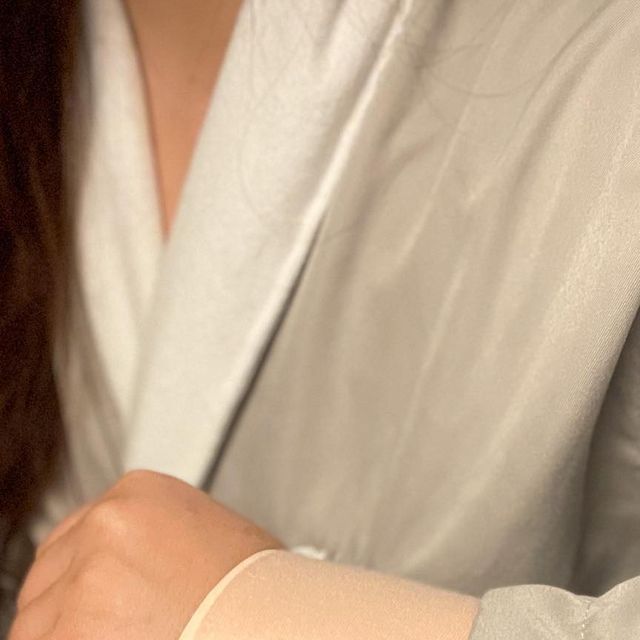 Bonnie Moon | Design Check-in | Owner on Instagram: "#광고 진짜 하루종일 컴퓨터로 작업하는 사람이라면 아는 손목 통증..😫 마우스와 키보드랑 거의 늘 한 몸 되어 있는 나에게 완전 필요 했던 너💗