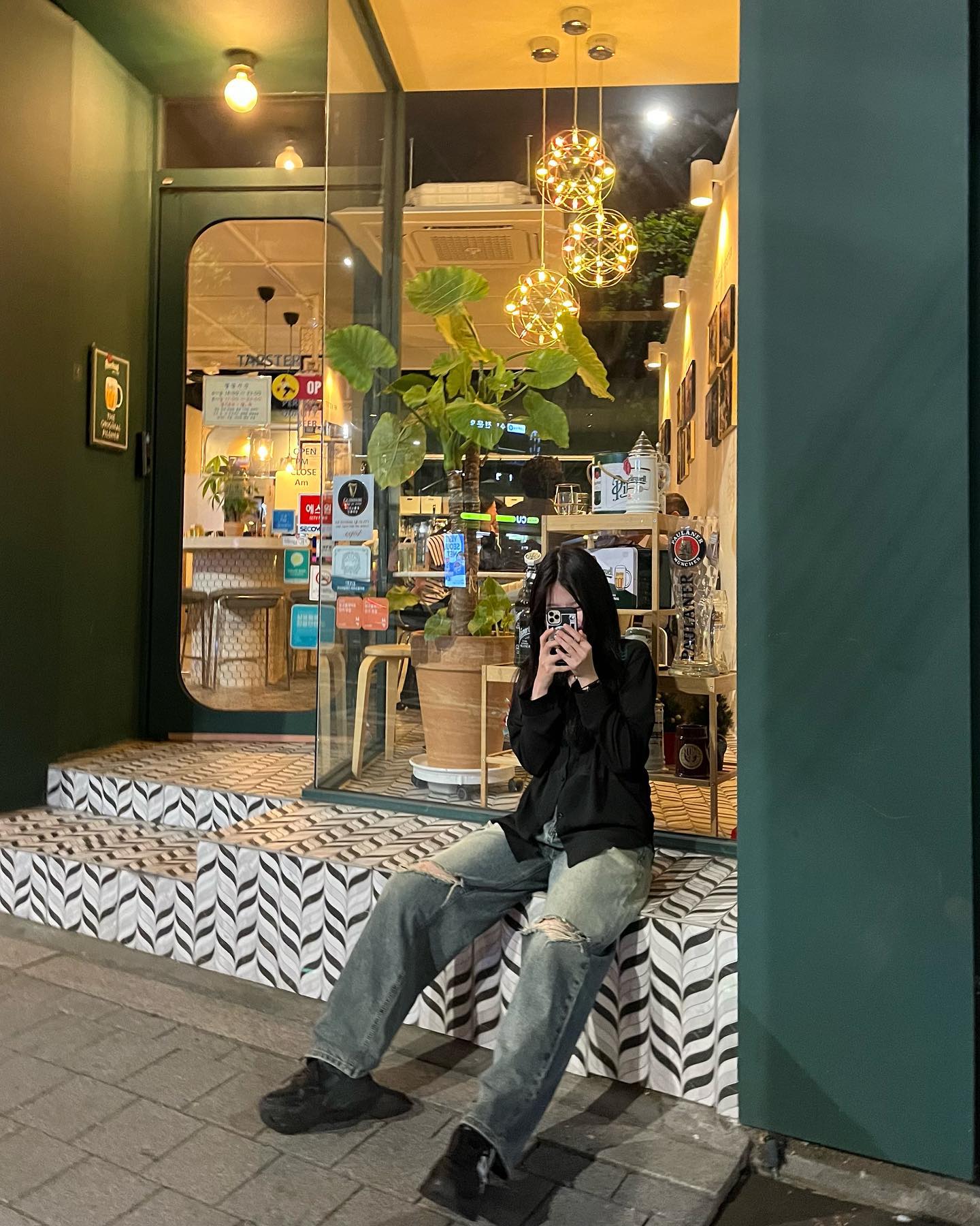 💚🦋
.
.
.
.
.
#홍대 #연희동 #피자 #먹었다 #맛있었다 #셀피 #셀카 #ootd #오오티디 #셀스타그램 #맛집 #인정 #그렇지만금요일홍대는힘들어