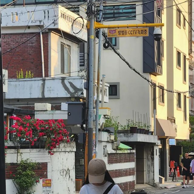 준영 on Instagram: ""MODEL PHOTHOSHOT" - hat x @undercontrolcap - top x @visionstreetwearkorea - bottom x @acover_official buy x @musinsa_standard model x @ez_silver_20"