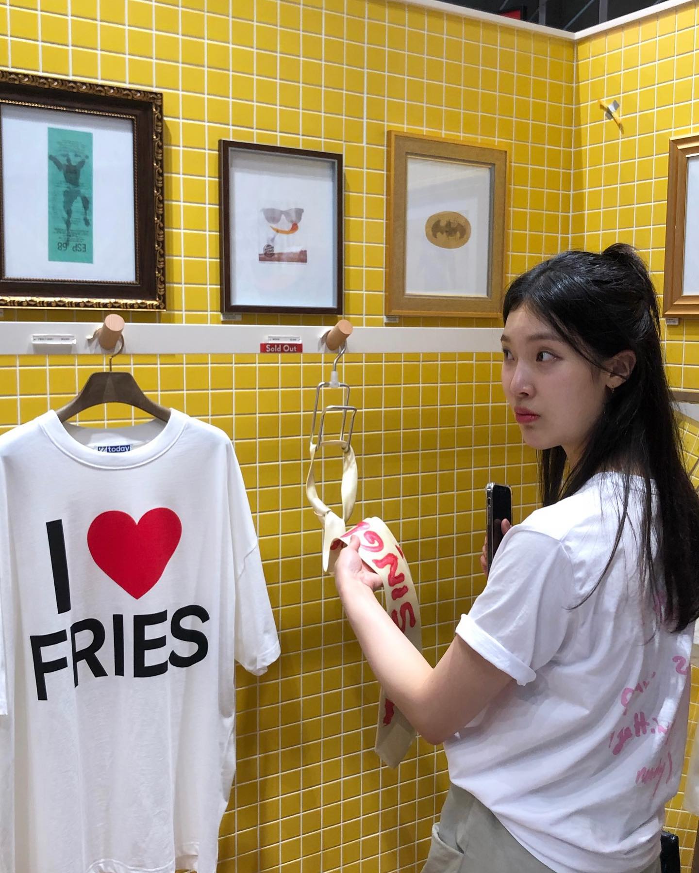 네킹언니랑 롯데리아 생파🍟
⠀
#pztoday_at_hausdosan
#hausdosan
#하우스도산
#gentlemonster
#shittymeal
⠀