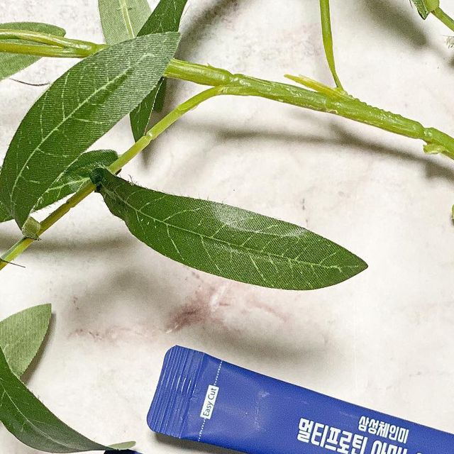 킴서빈 on Instagram: "#광고 홈트하면서 단백질은 필수라 단순 단백질이 아닌 시너지 효과가 좋은 필수 아미노산과 L아르지닌까지 있는 삼성체인미 멀티프로틴 아미노산파워 7가지 단백질에 10